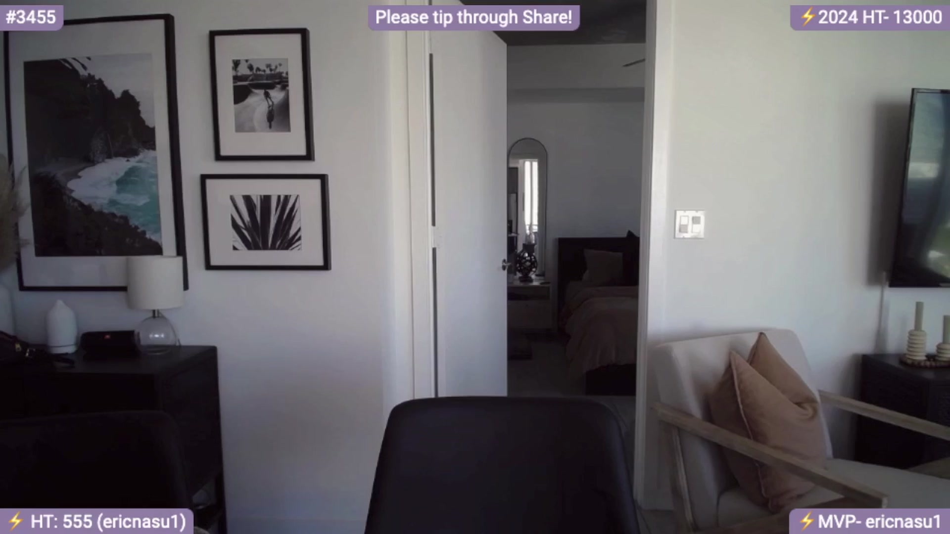 Gallery image thumbnail from AlanaWylde's myfreecams stream on, 04/12/2024, 21:23 image 6 of 20