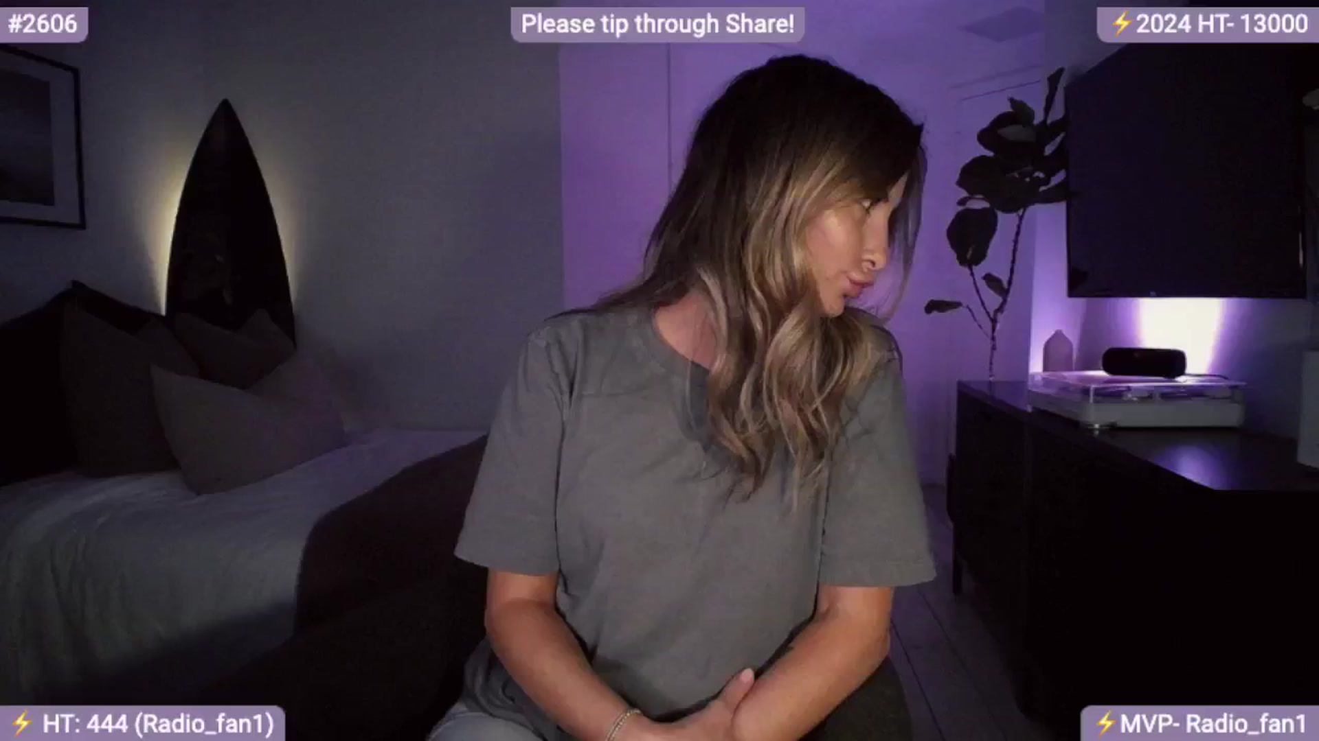 Gallery image thumbnail from AlanaWylde's myfreecams stream on, 04/25/2024, 07:06 image 10 of 20