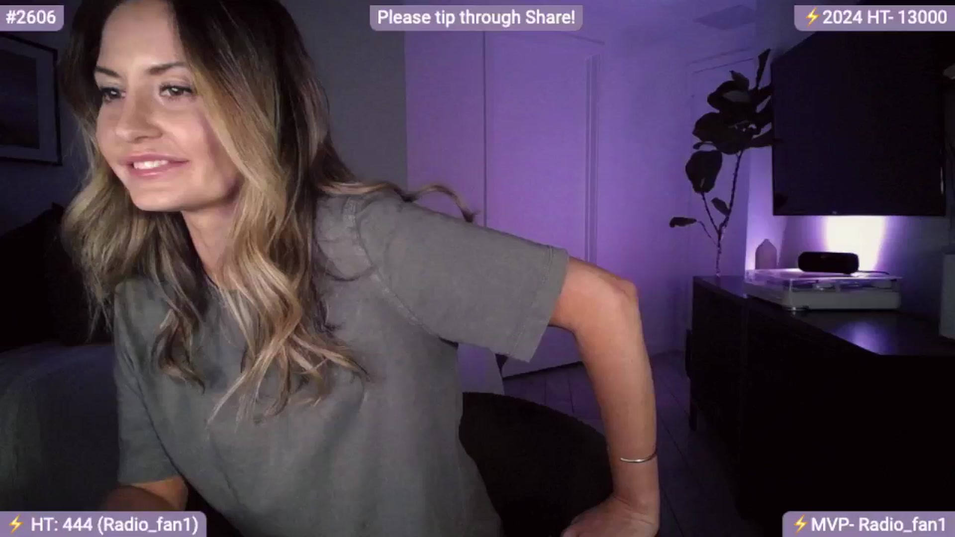 Gallery image thumbnail from AlanaWylde's myfreecams stream on, 04/25/2024, 07:06 image 12 of 20