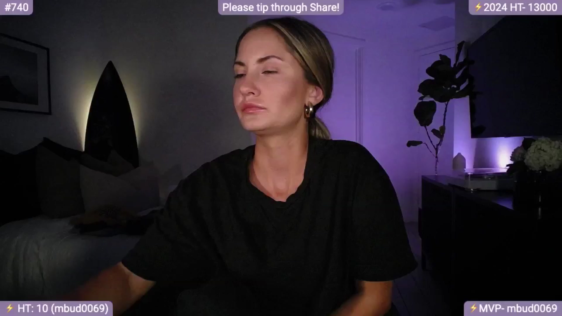 Gallery image thumbnail from AlanaWylde's myfreecams stream on, 05/03/2024, 06:30 image 3 of 20