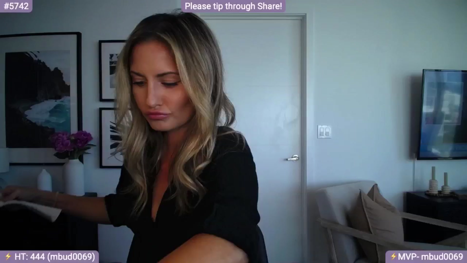 Gallery image thumbnail from AlanaWylde's myfreecams stream on, 06/05/2024, 21:16 image 4 of 20
