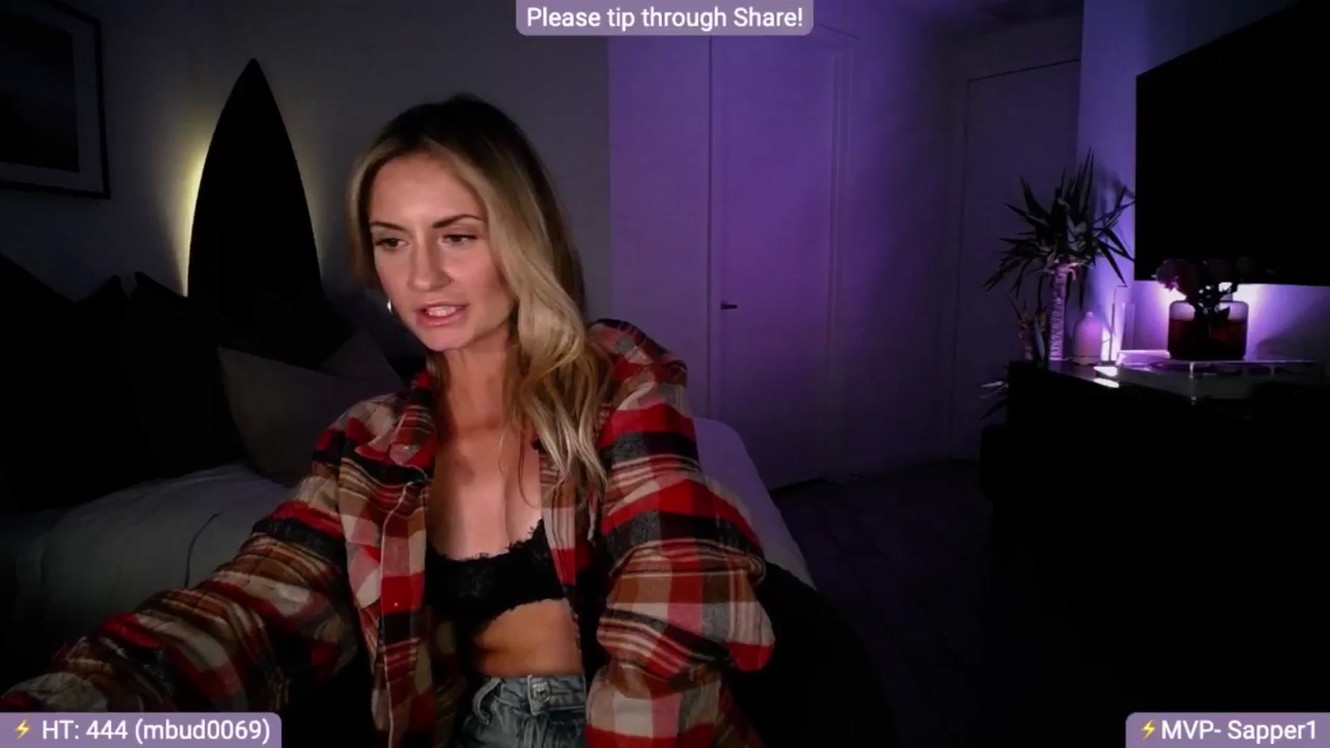 Gallery image thumbnail from AlanaWylde's myfreecams stream on, 06/18/2024, 08:31 image 7 of 20