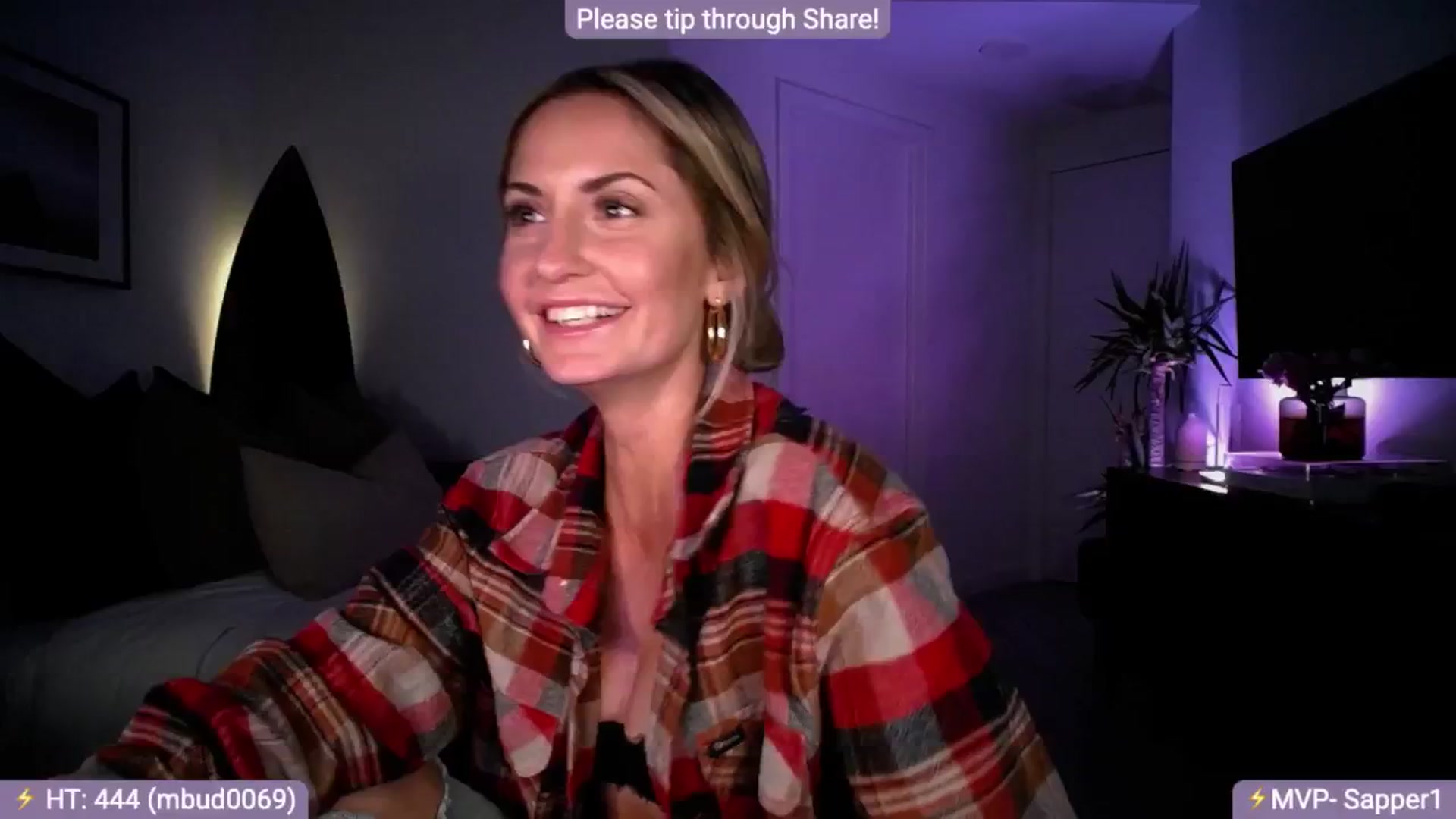 Gallery image thumbnail from AlanaWylde's myfreecams stream on, 06/18/2024, 08:31 image 15 of 20