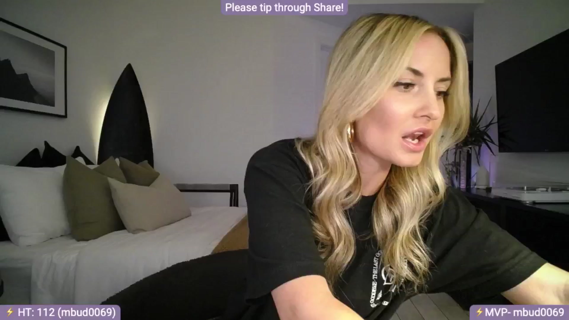 Gallery image thumbnail from AlanaWylde's myfreecams stream on, 06/28/2024, 24:34 image 18 of 20