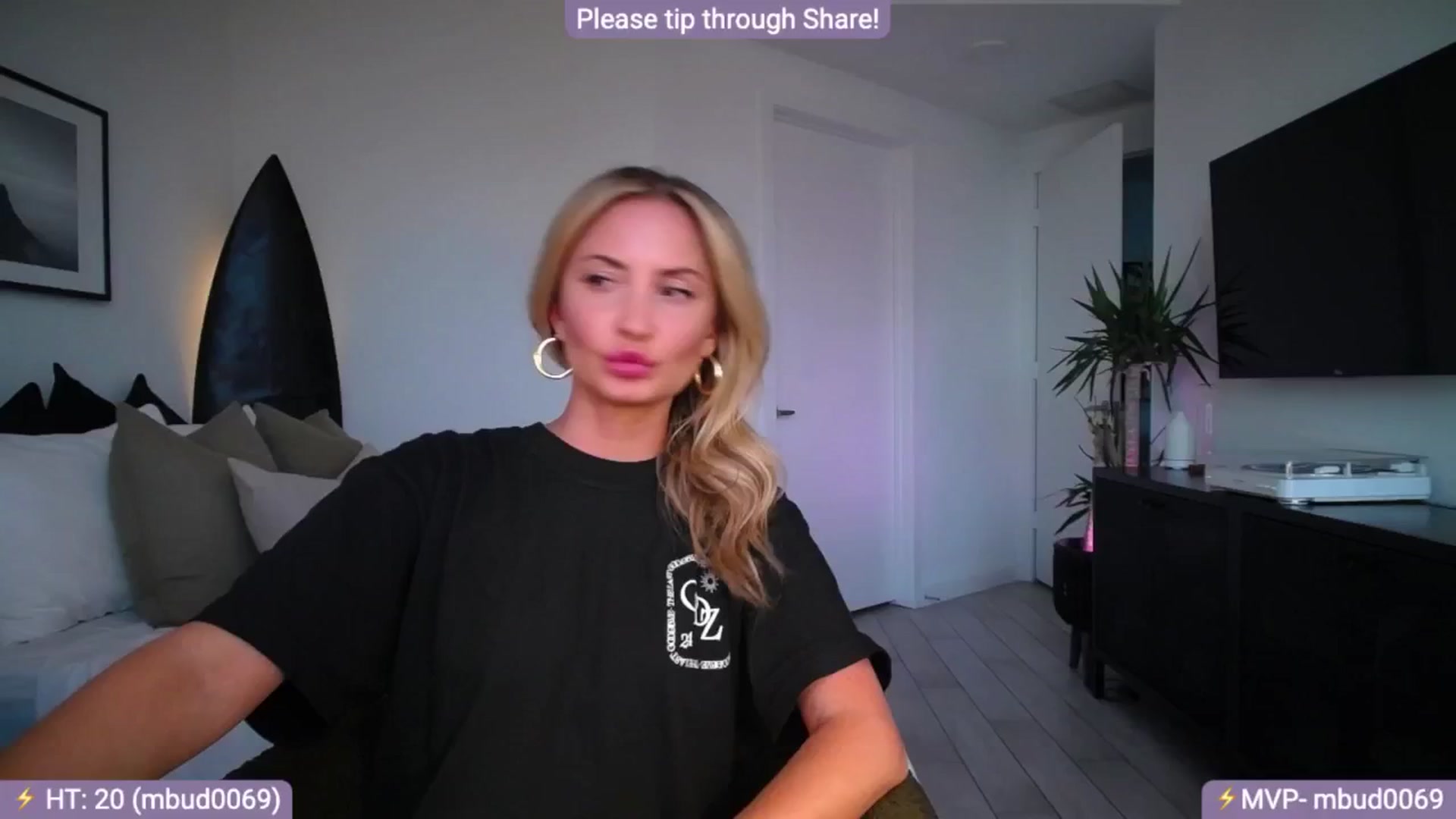 Gallery image thumbnail from AlanaWylde's myfreecams stream on, 06/28/2024, 24:34 image 6 of 20
