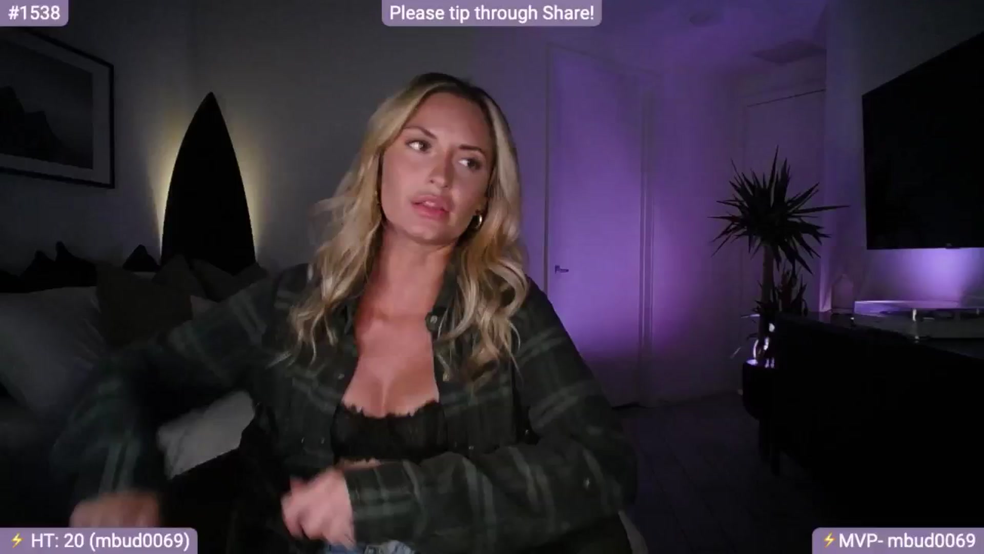 Gallery image thumbnail from AlanaWylde's myfreecams stream on, 07/18/2024, 04:08 image 2 of 20