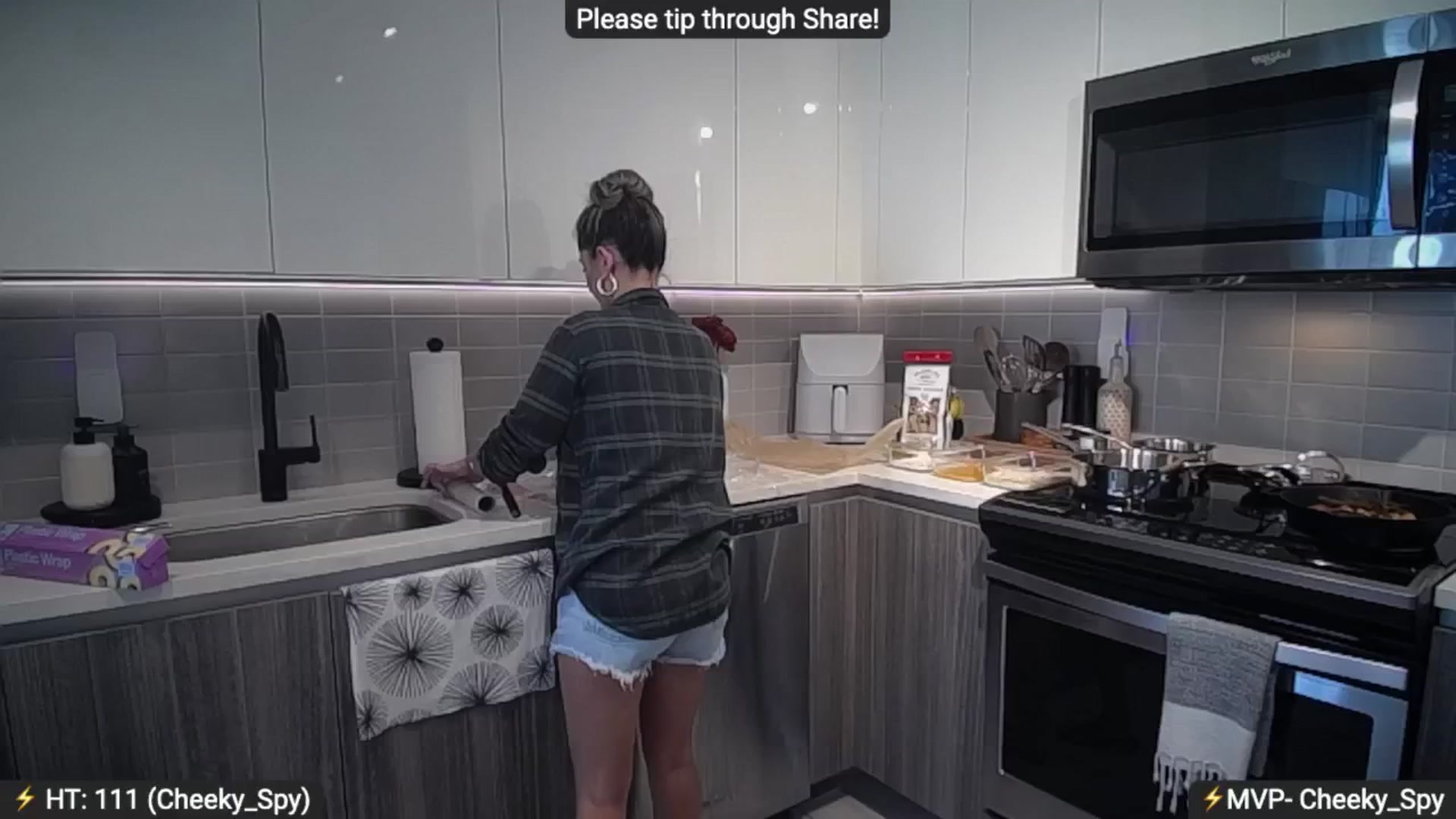 Gallery image thumbnail from AlanaWylde's myfreecams stream on, 10/01/2024, 20:38 image 6 of 20