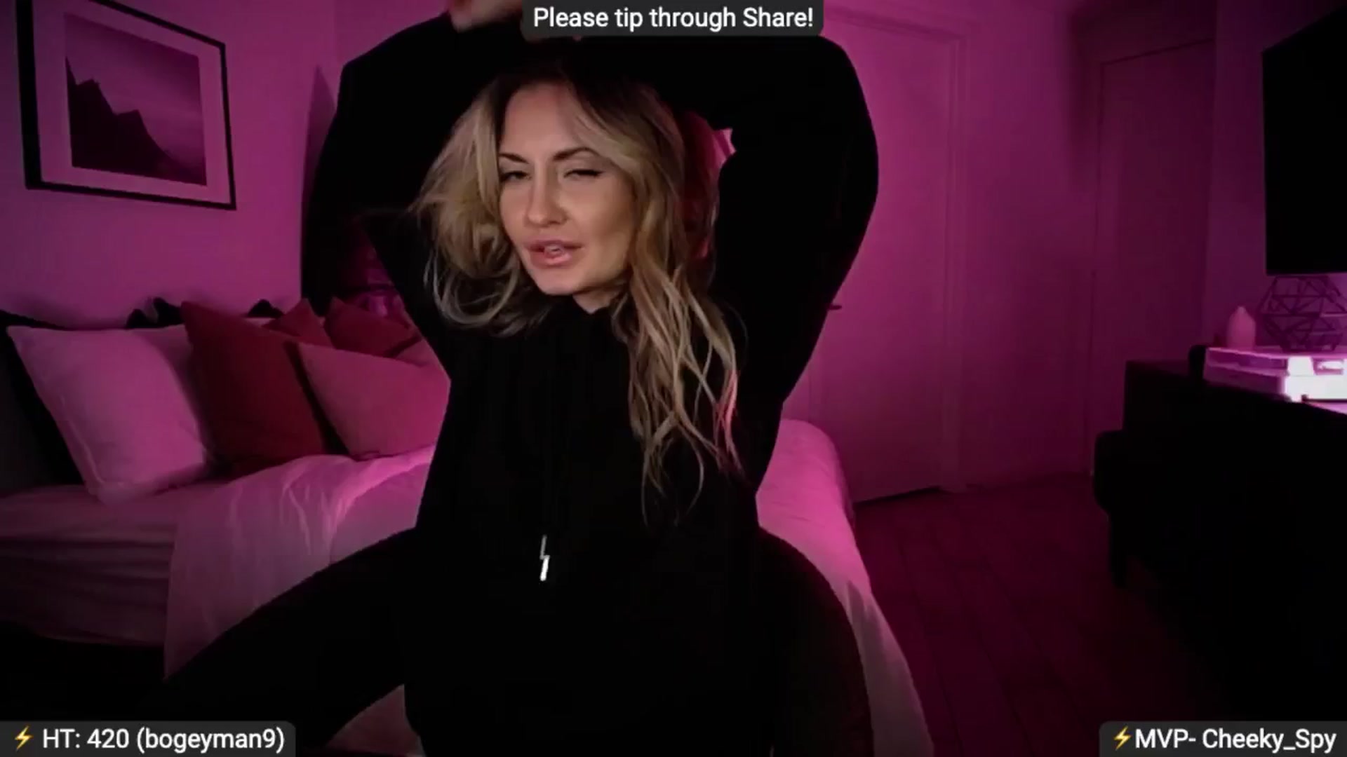 Gallery image thumbnail from AlanaWylde's myfreecams stream on, 10/06/2024, 07:11 image 2 of 20