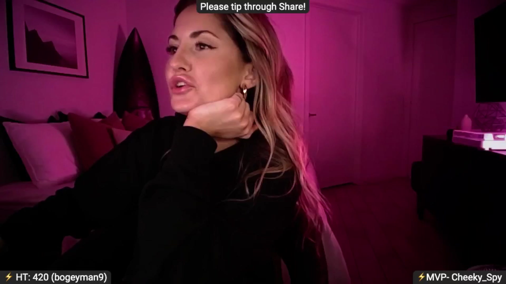 Gallery image thumbnail from AlanaWylde's myfreecams stream on, 10/06/2024, 07:11 image 10 of 20
