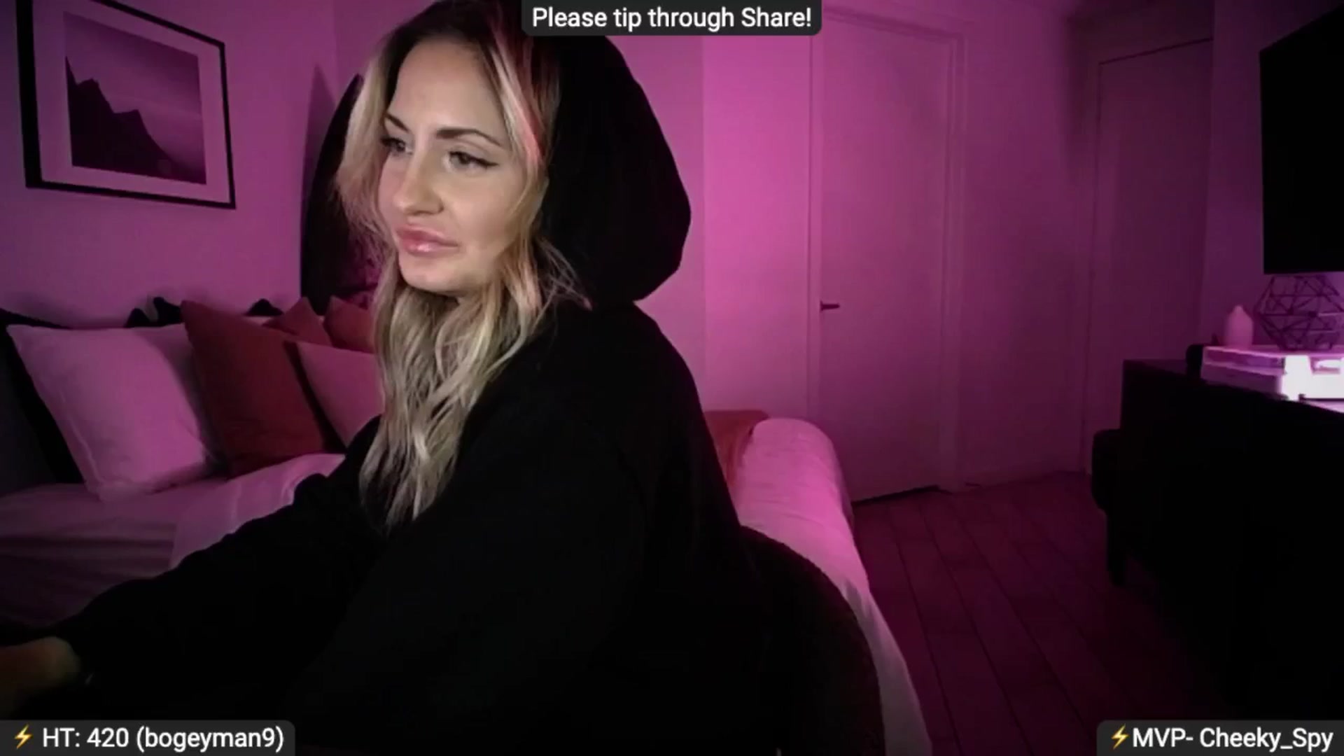 Gallery image thumbnail from AlanaWylde's myfreecams stream on, 10/06/2024, 07:11 image 16 of 20