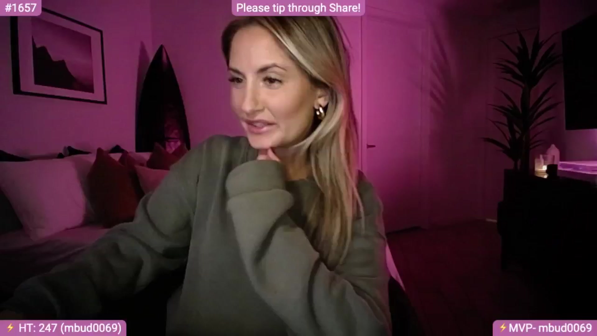 Gallery image thumbnail from AlanaWylde's myfreecams stream on, 11/15/2024, 05:35 image 4 of 20