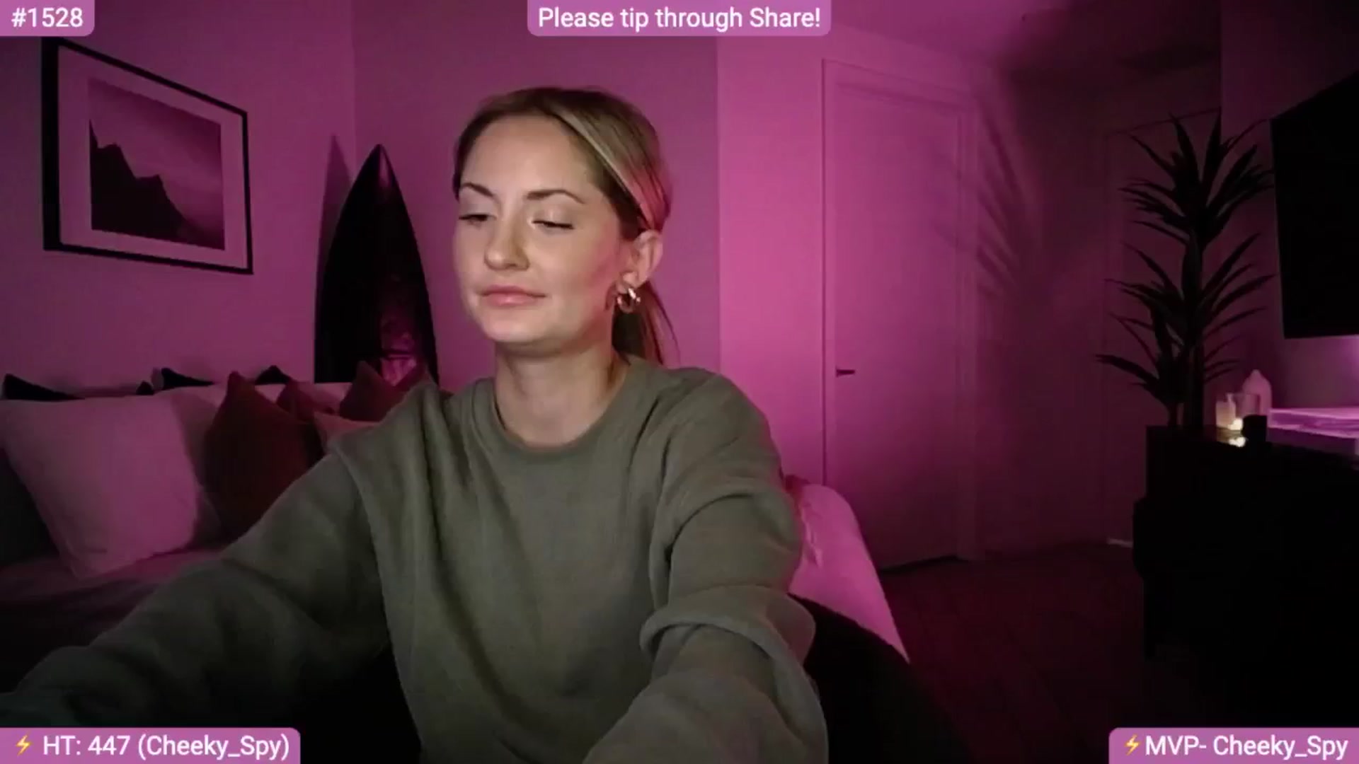 Gallery image thumbnail from AlanaWylde's myfreecams stream on, 11/15/2024, 05:35 image 15 of 20