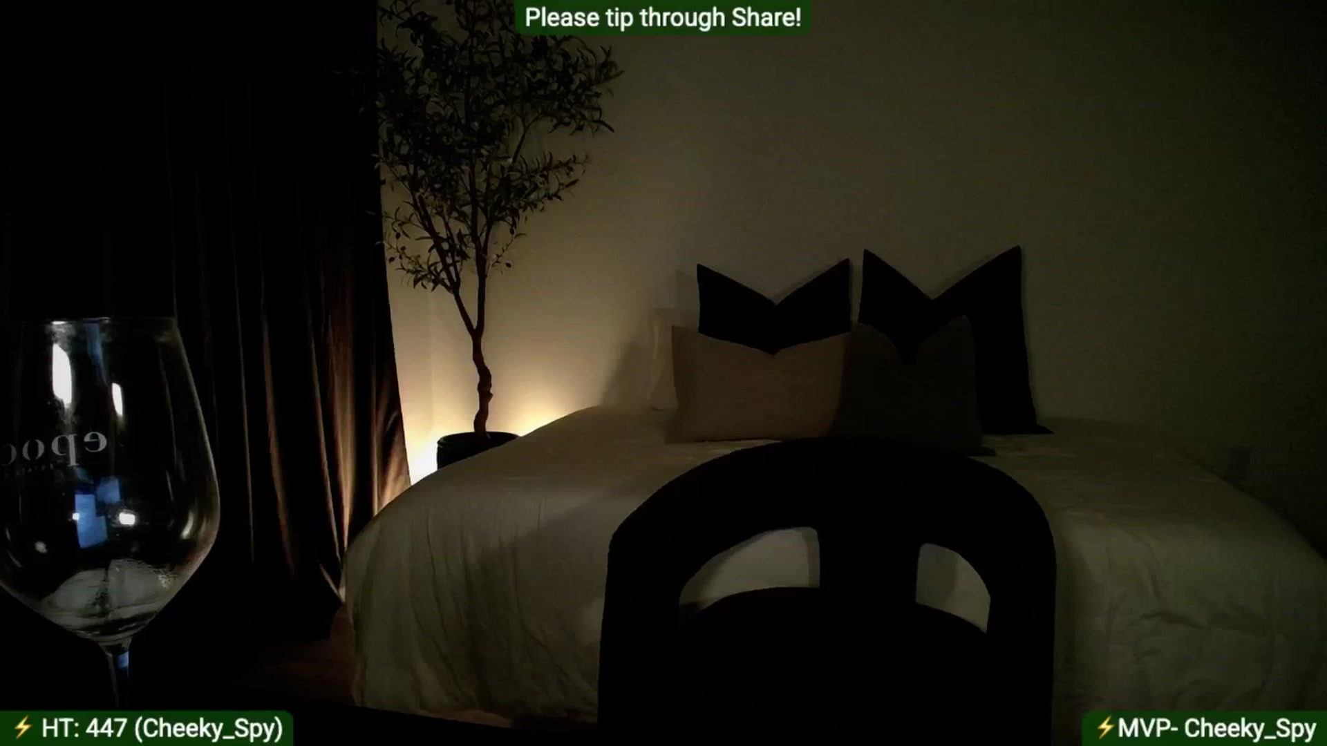 Gallery image thumbnail from AlanaWylde's myfreecams stream on, 05/26/2025, 06:18 image 7 of 20