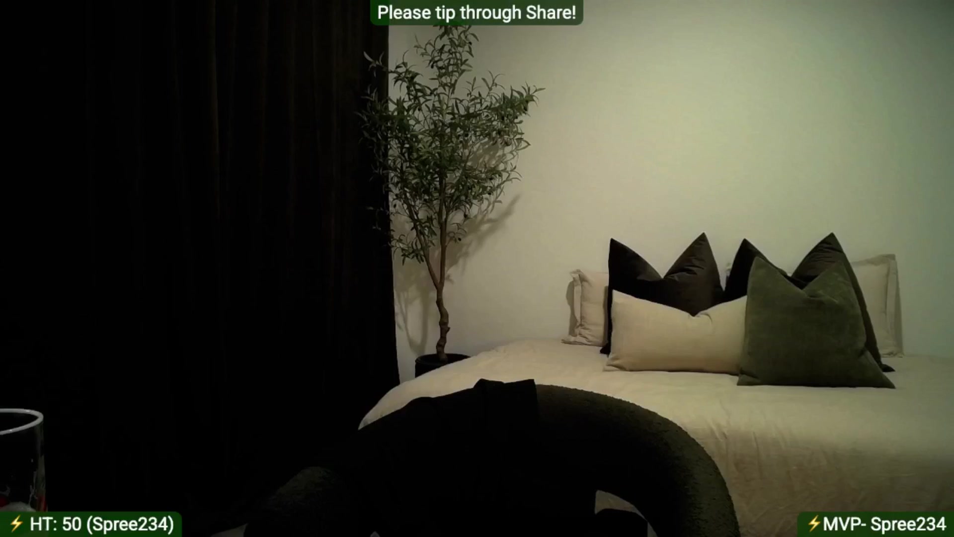 Gallery image thumbnail from AlanaWylde's myfreecams stream on, 06/28/2025, 07:22 image 14 of 20