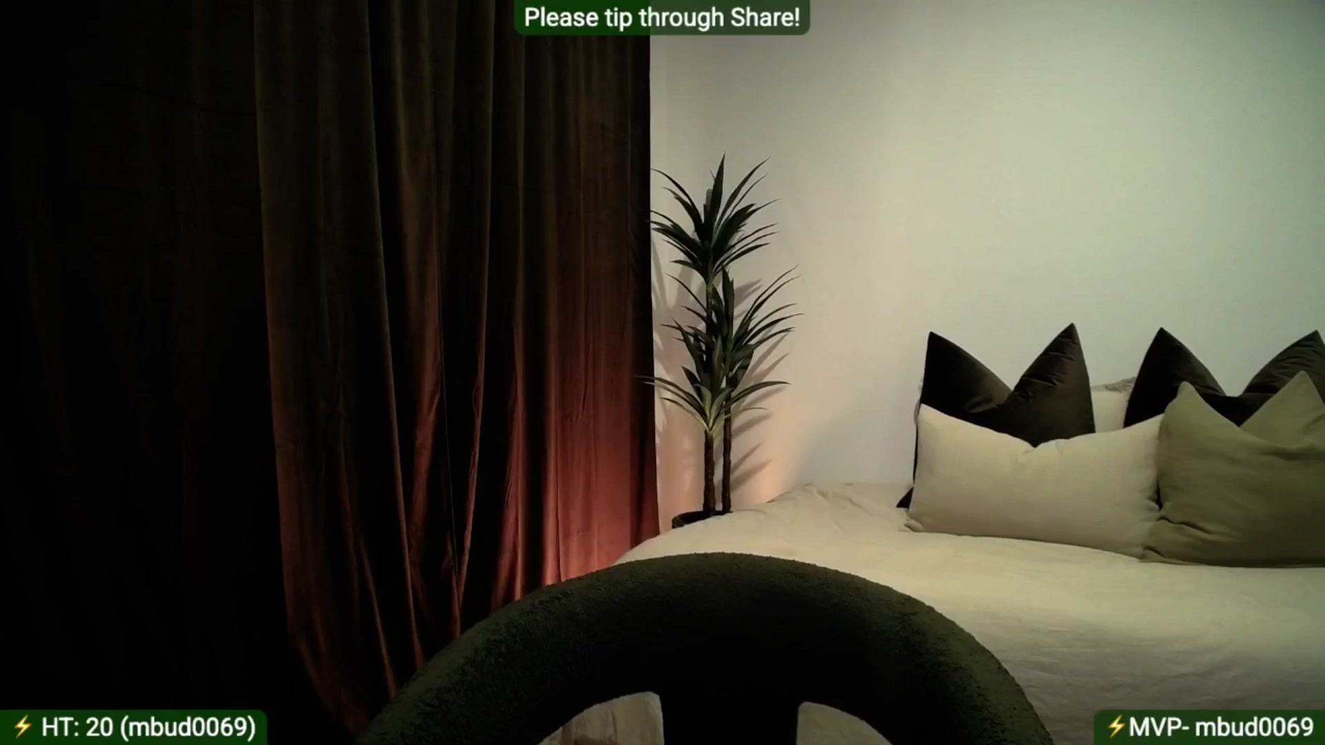Gallery image thumbnail from AlanaWylde's myfreecams stream on, 07/06/2025, 07:06 image 1 of 20
