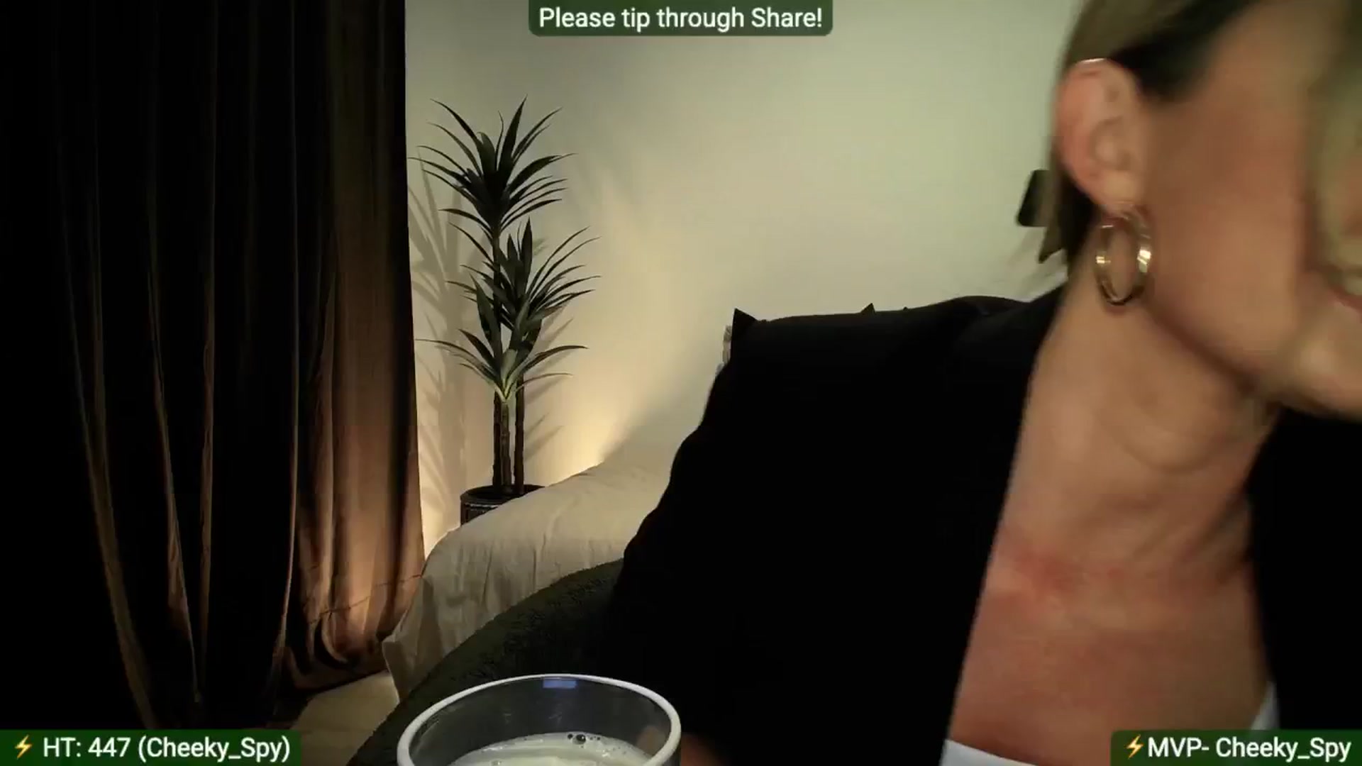 Gallery image thumbnail from AlanaWylde's myfreecams stream on, 07/13/2025, 07:00 image 8 of 20
