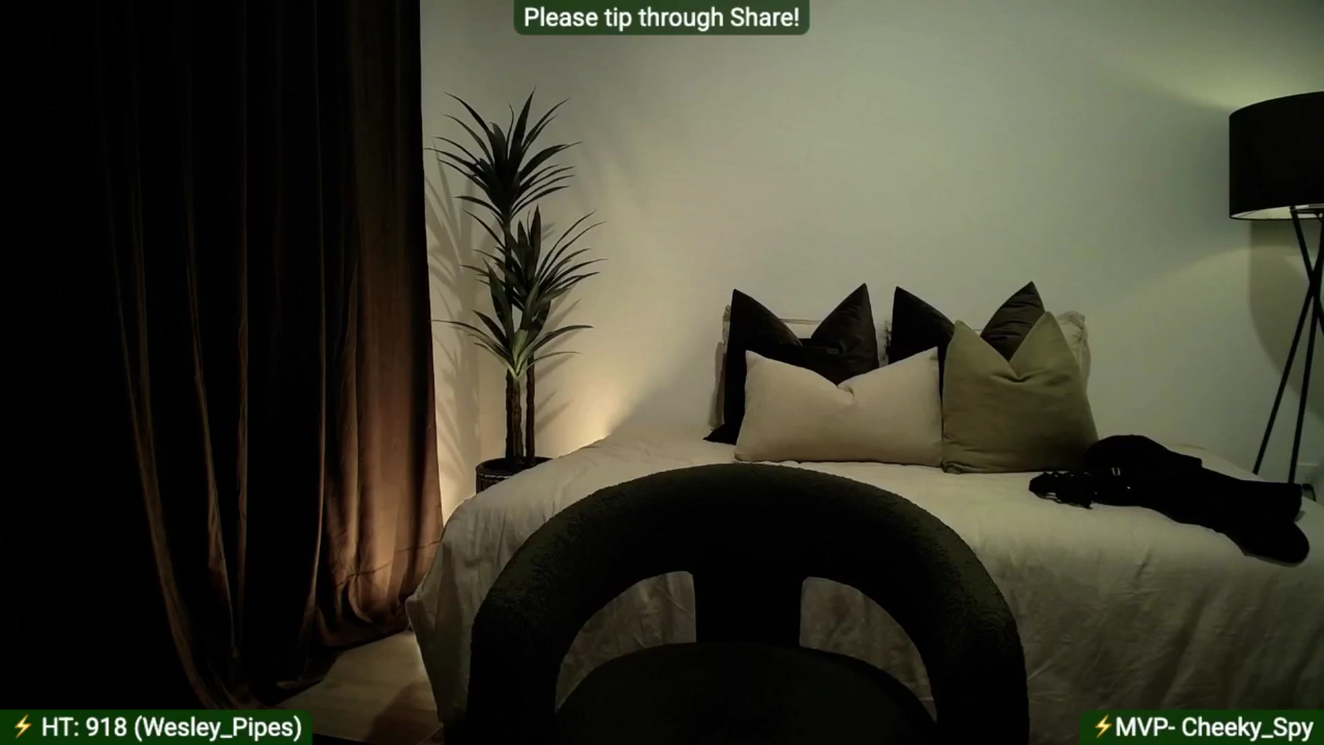 Gallery image thumbnail from AlanaWylde's myfreecams stream on, 07/13/2025, 07:00 image 19 of 20