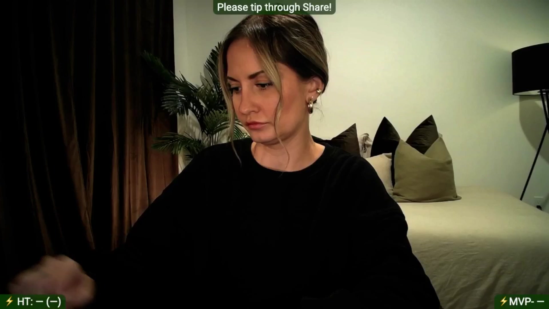 Gallery image thumbnail from AlanaWylde's myfreecams stream on, 07/17/2025, 04:52 image 1 of 20