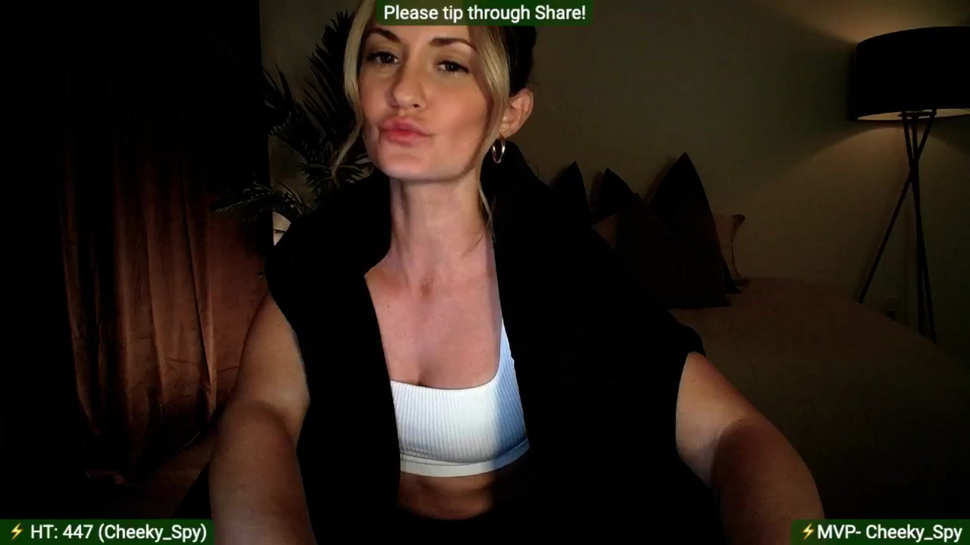 Gallery image thumbnail from AlanaWylde's myfreecams stream on, 07/25/2025, 05:38 image 7 of 20