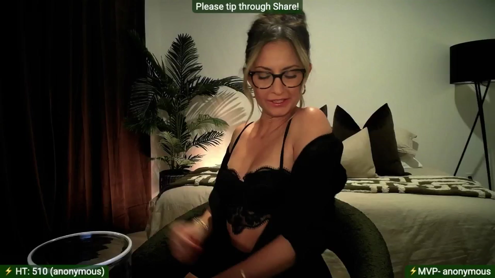 Gallery image thumbnail from AlanaWylde's myfreecams stream on, 08/30/2025, 07:52 image 2 of 20