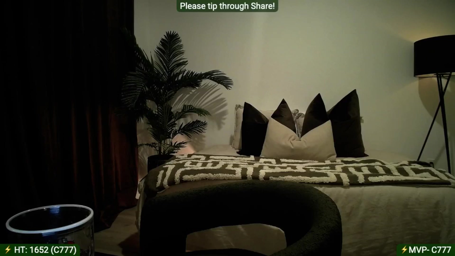 Gallery image thumbnail from AlanaWylde's myfreecams stream on, 09/07/2025, 08:27 image 6 of 20