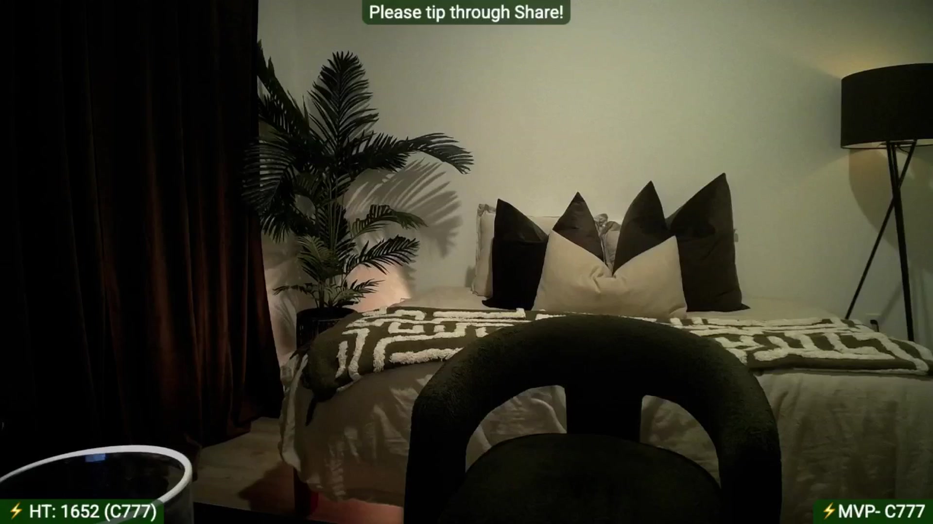 Gallery image thumbnail from AlanaWylde's myfreecams stream on, 09/08/2025, 04:45 image 6 of 20