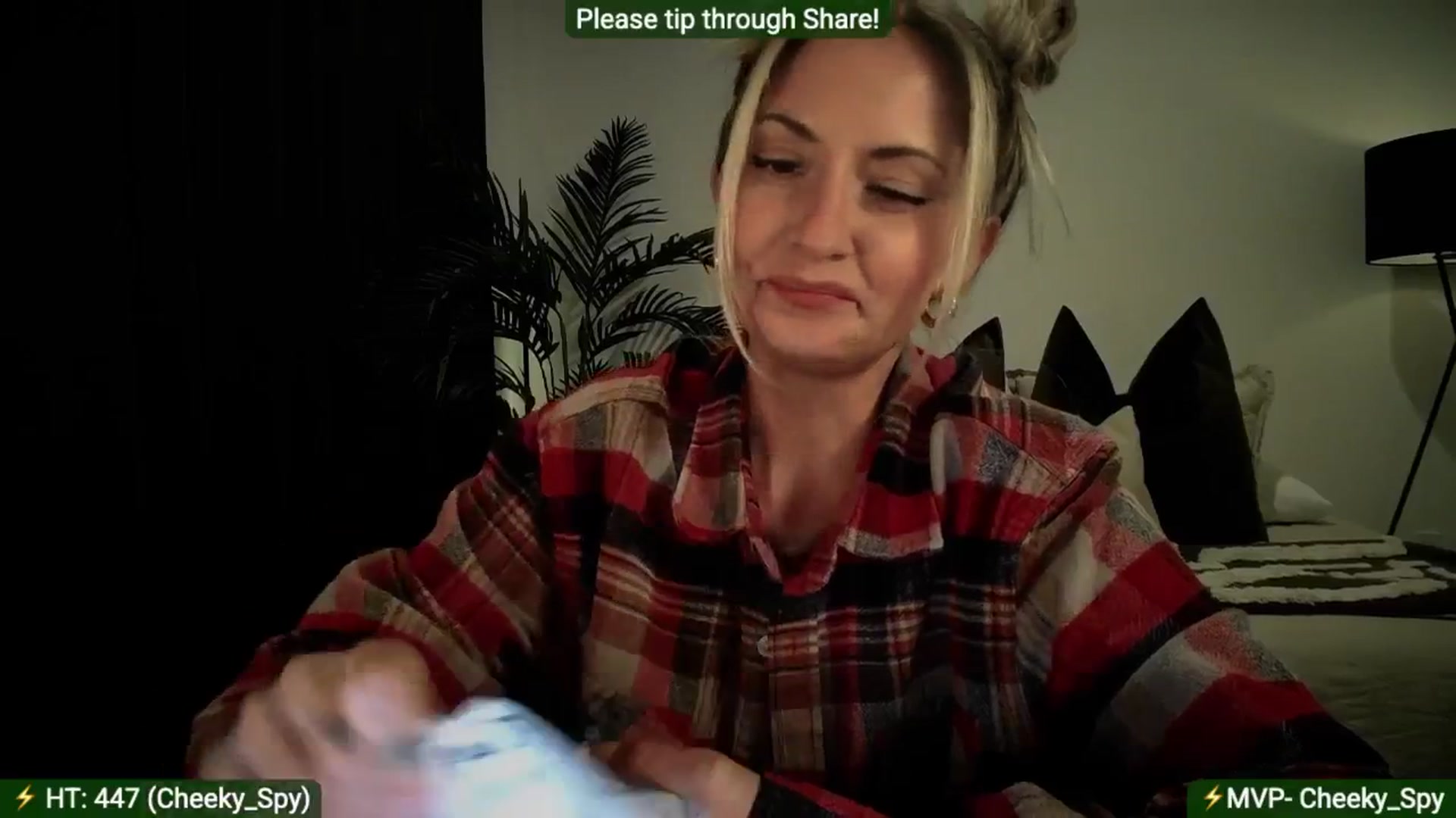 Gallery image thumbnail from AlanaWylde's myfreecams stream on, 09/27/2025, 04:10 image 15 of 20