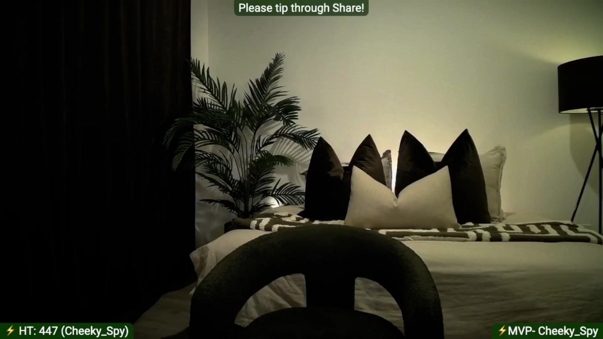 Gallery image thumbnail from AlanaWylde's myfreecams stream on, 10/06/2025, 24:01 image 8 of 20