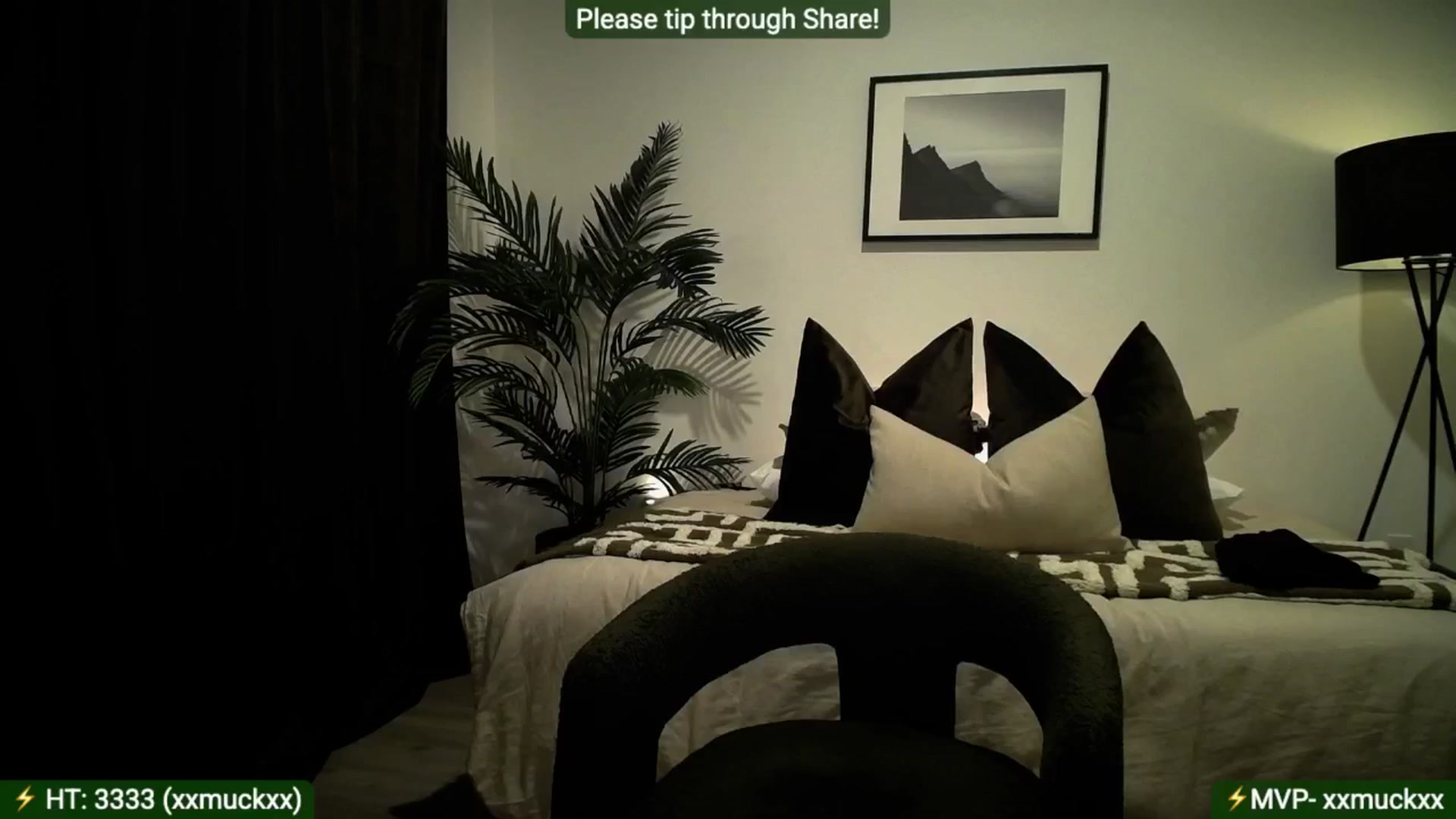 Gallery image thumbnail from AlanaWylde's myfreecams stream on, 10/16/2025, 05:05 image 15 of 20