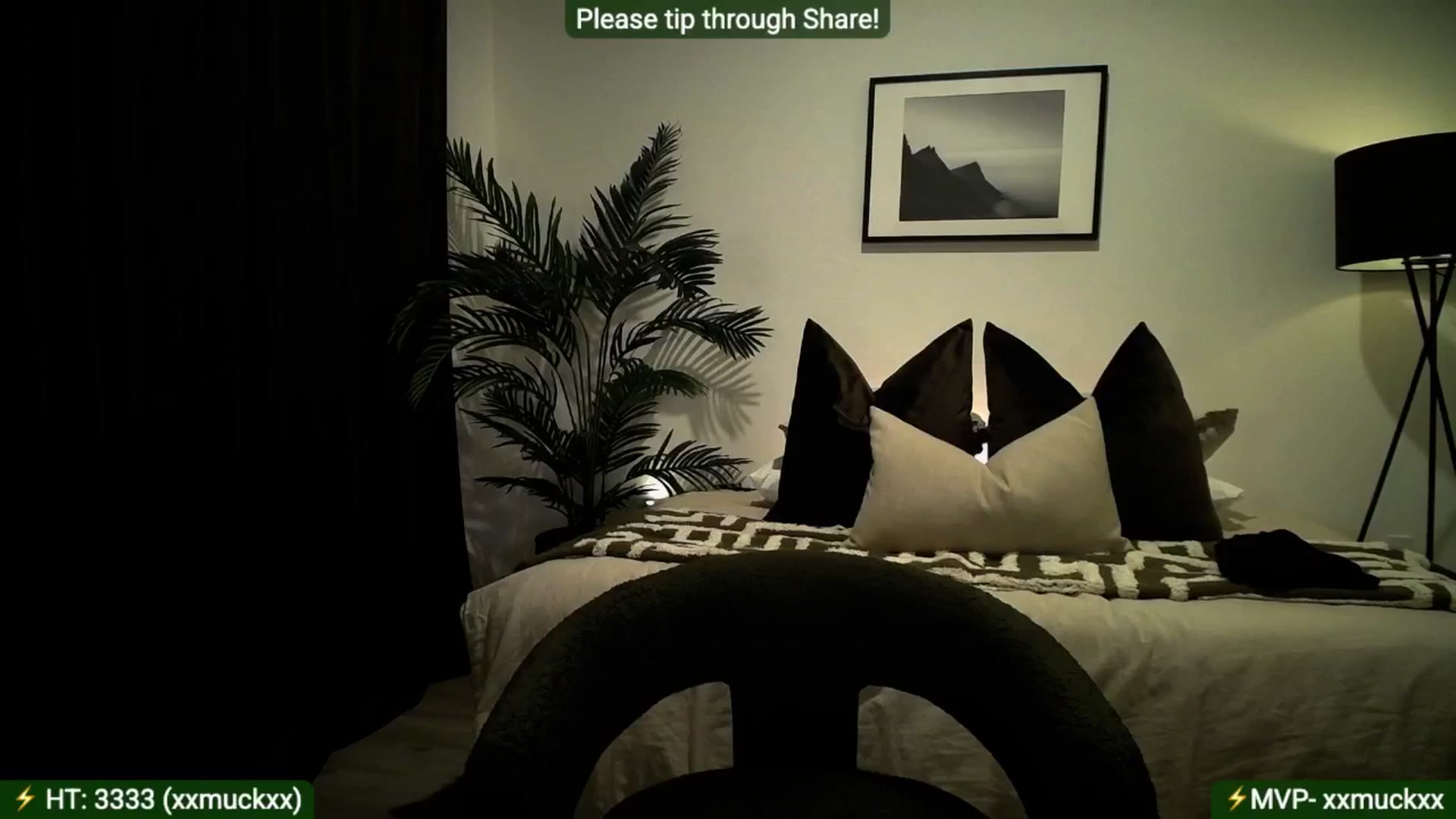 Gallery image thumbnail from AlanaWylde's myfreecams stream on, 10/16/2025, 05:05 image 9 of 20