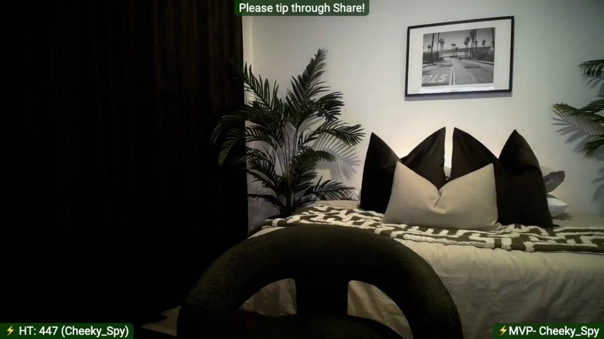 Gallery image thumbnail from AlanaWylde's myfreecams stream on, 10/17/2025, 04:46 image 6 of 20
