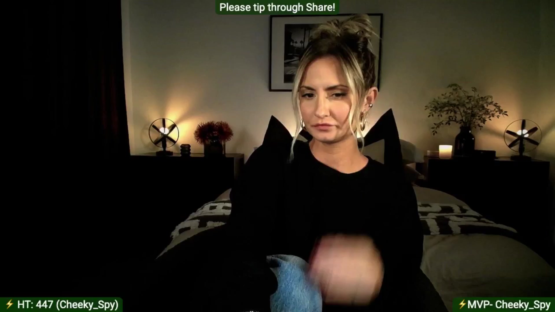 Gallery image thumbnail from AlanaWylde's myfreecams stream on, 11/16/2025, 04:37 image 6 of 20