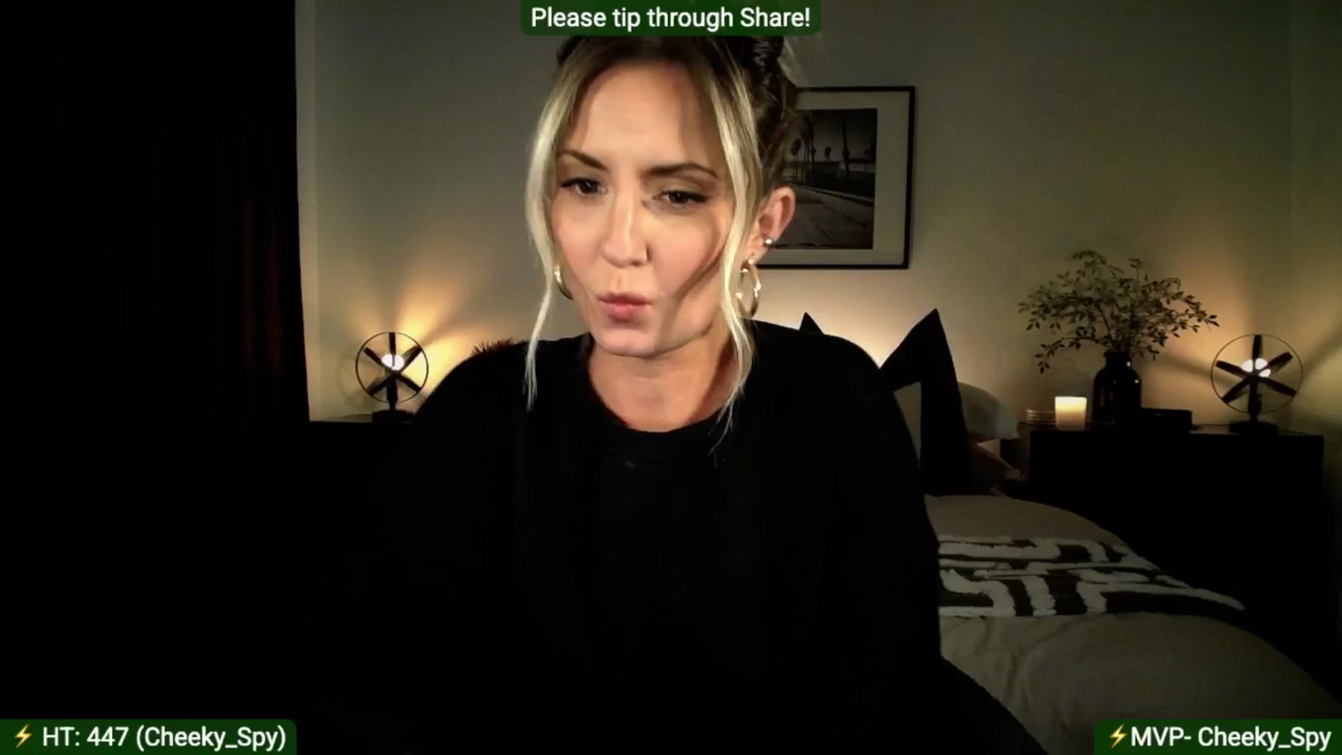 Gallery image thumbnail from AlanaWylde's myfreecams stream on, 11/16/2025, 04:37 image 2 of 20