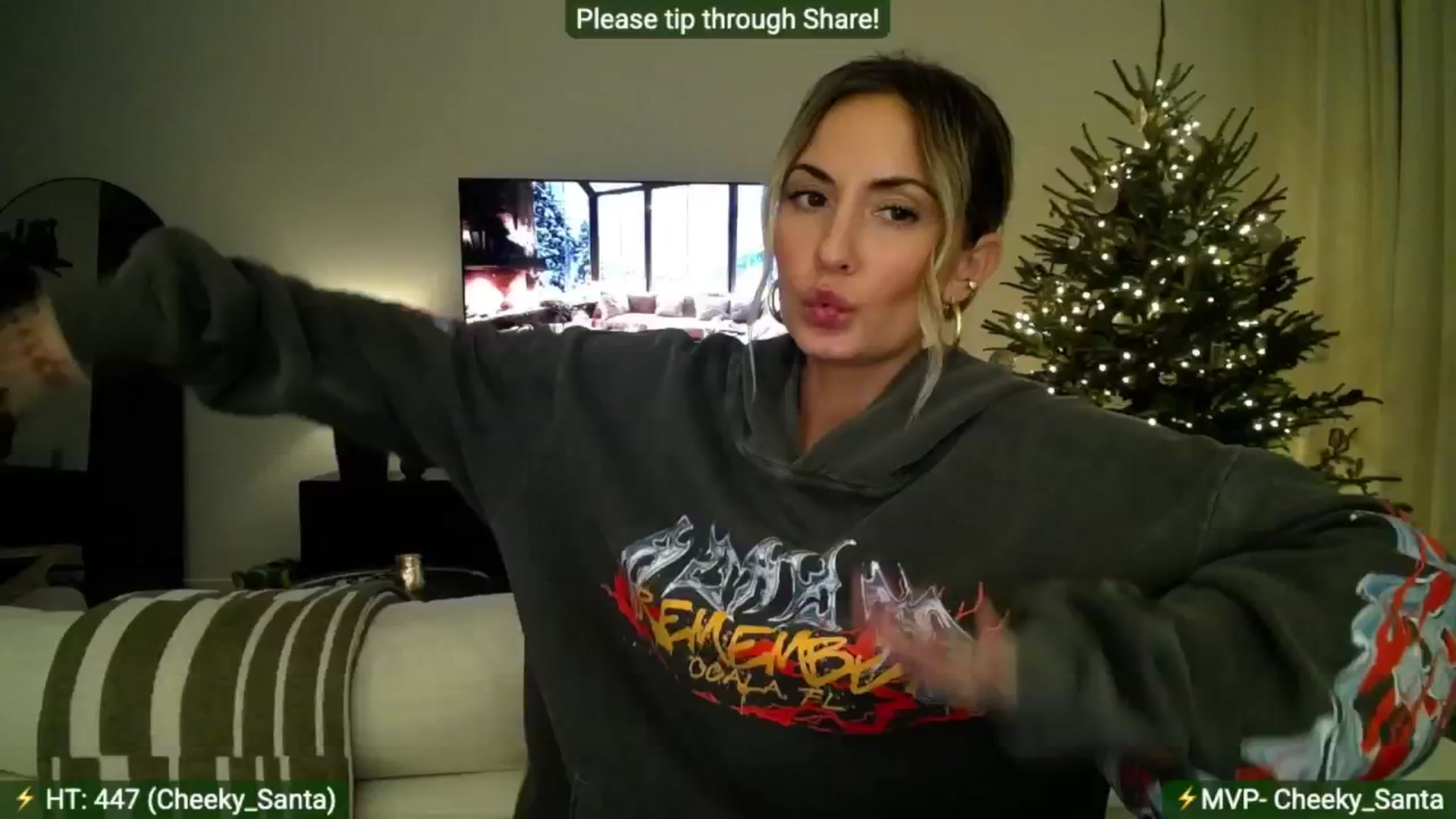 Gallery image thumbnail from AlanaWylde's myfreecams stream on, 12/21/2025, 06:03 image 1 of 20