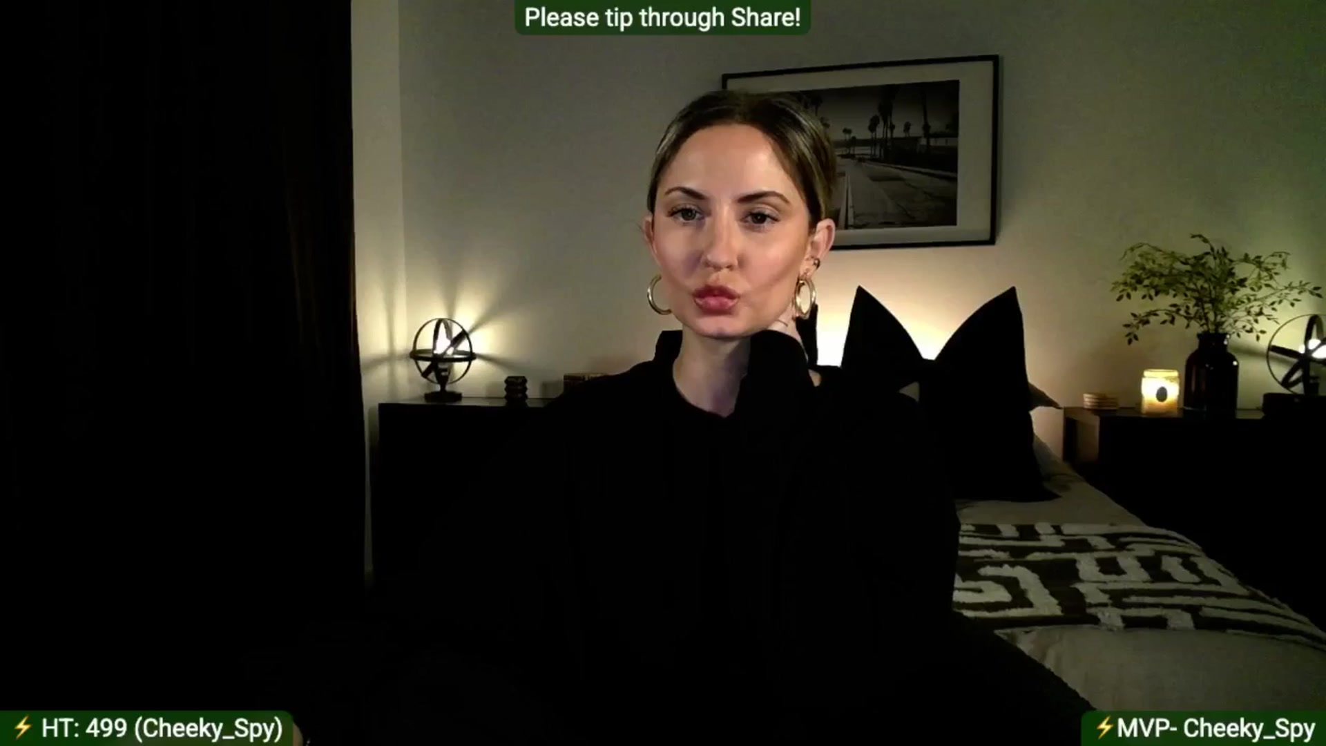 Gallery image thumbnail from AlanaWylde's myfreecams stream on, 01/02/2026, 05:01 image 7 of 20