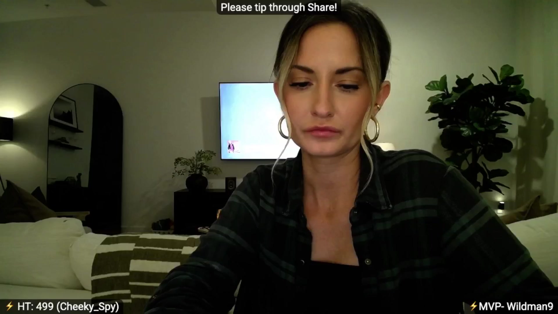 Gallery image thumbnail from AlanaWylde's myfreecams stream on, 01/18/2026, 07:12 image 12 of 20