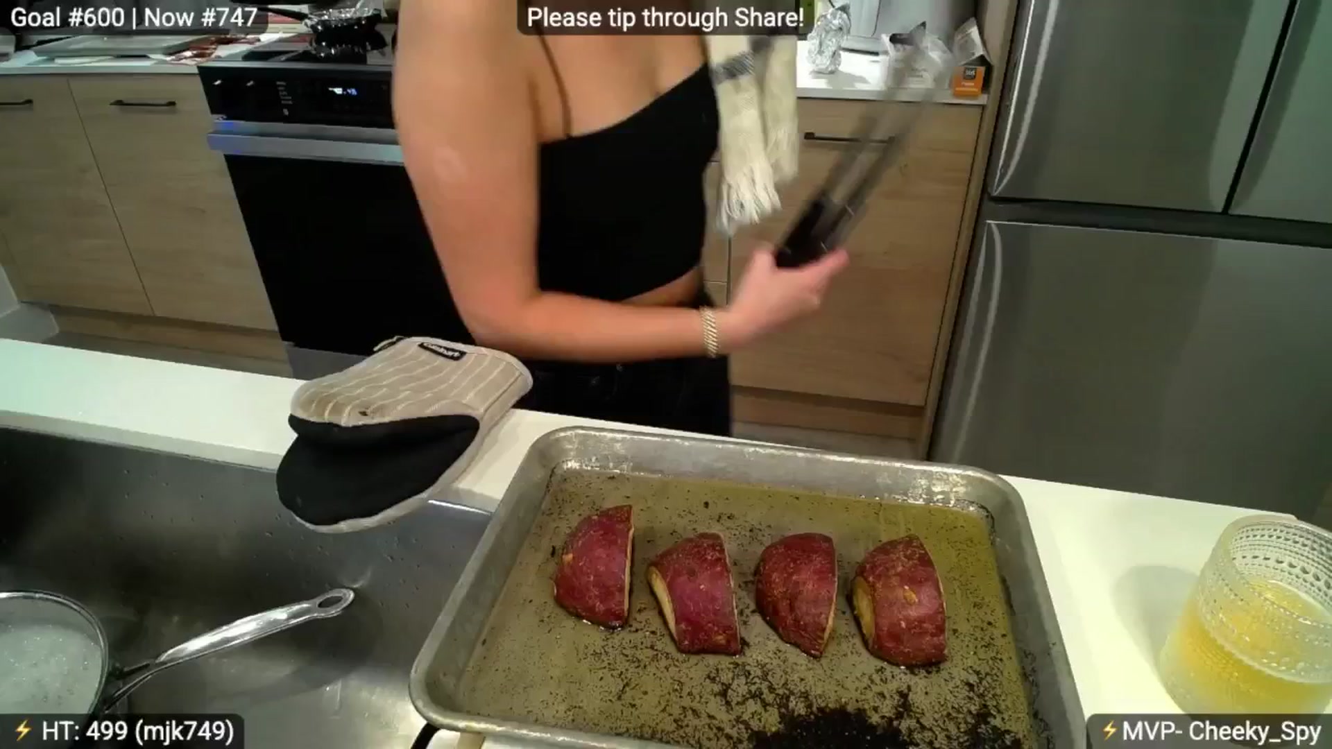 Gallery image thumbnail from AlanaWylde's myfreecams stream on, 03/22/2026, 20:46 image 19 of 20