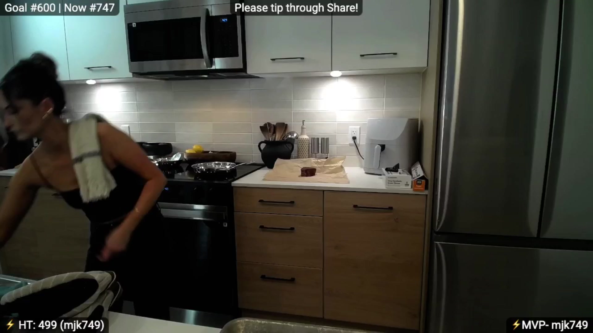 Gallery image thumbnail from AlanaWylde's myfreecams stream on, 03/22/2026, 20:46 image 16 of 20