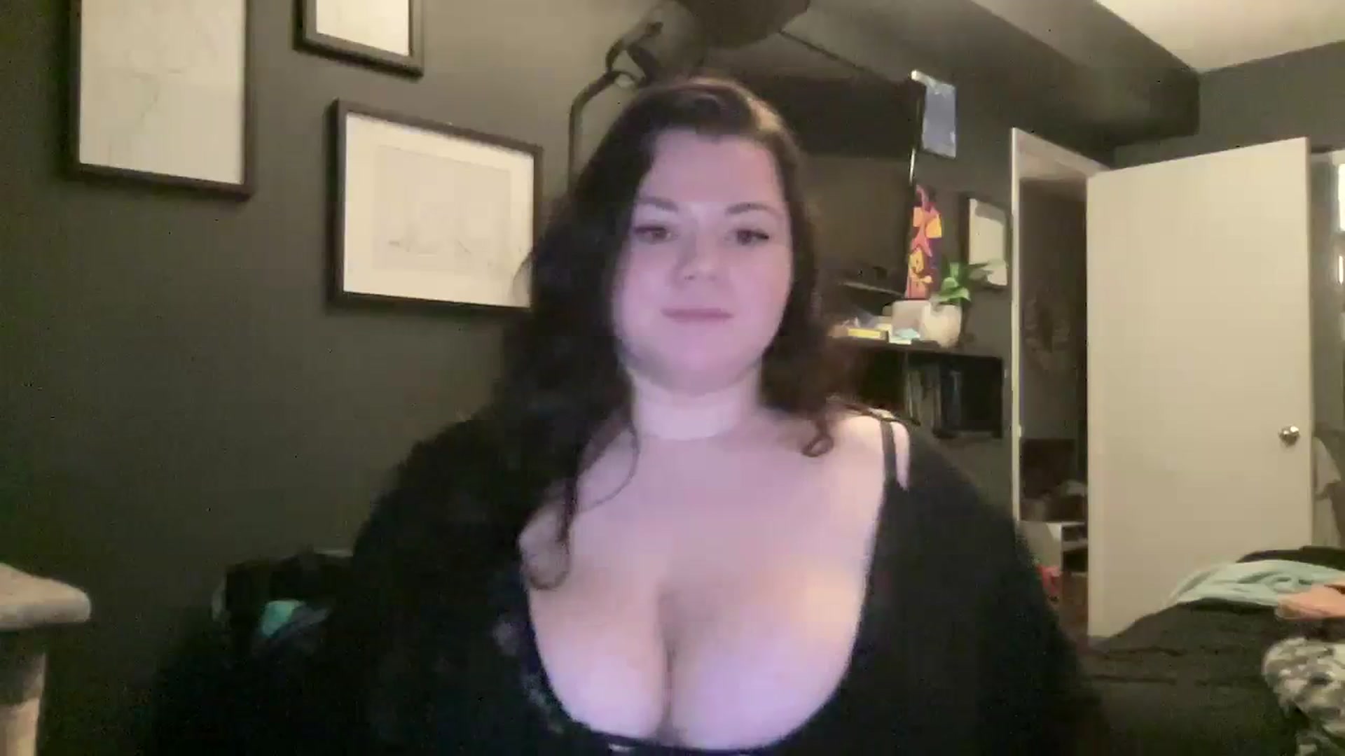 Gallery image thumbnail from Alanaa's myfreecams stream on, 03/10/2024, 24:43 image 10 of 20