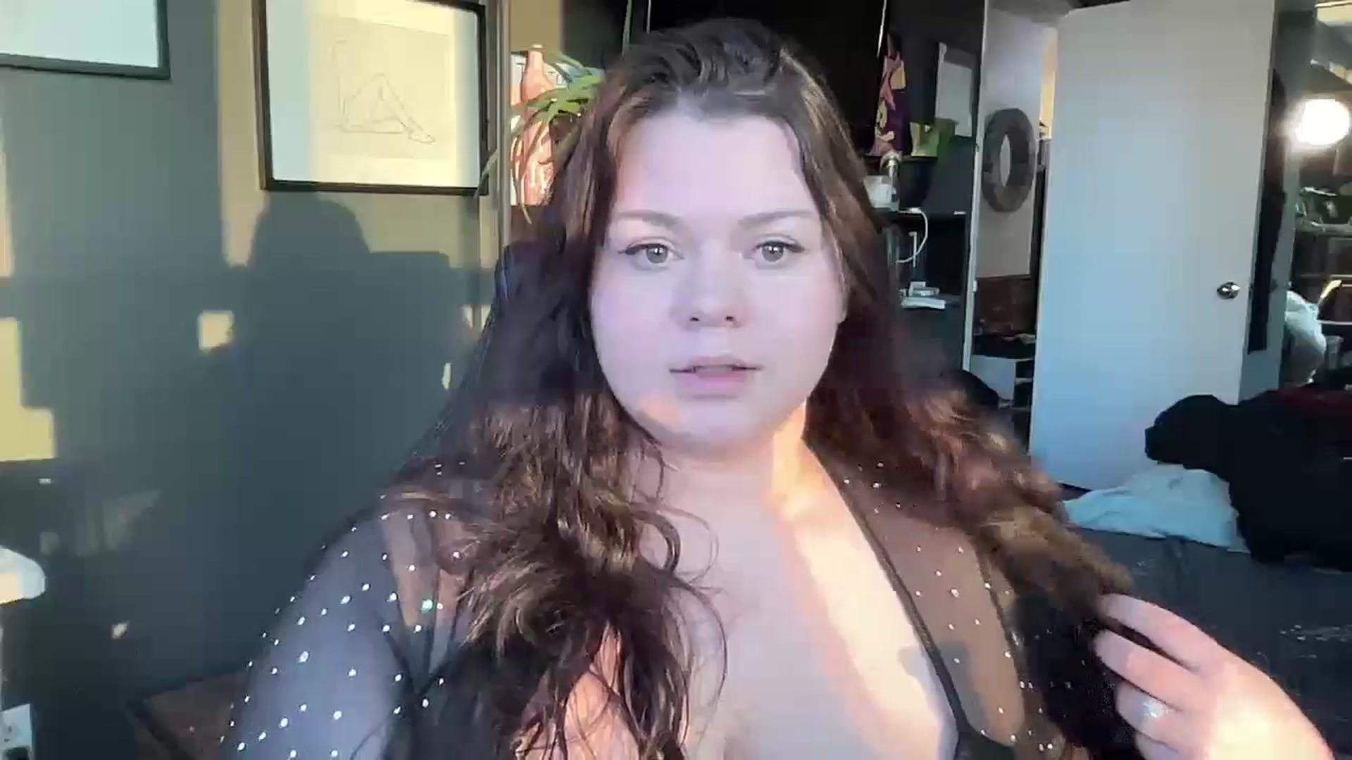 Gallery image thumbnail from Alanaa's myfreecams stream on, 04/28/2024, 24:06 image 17 of 20