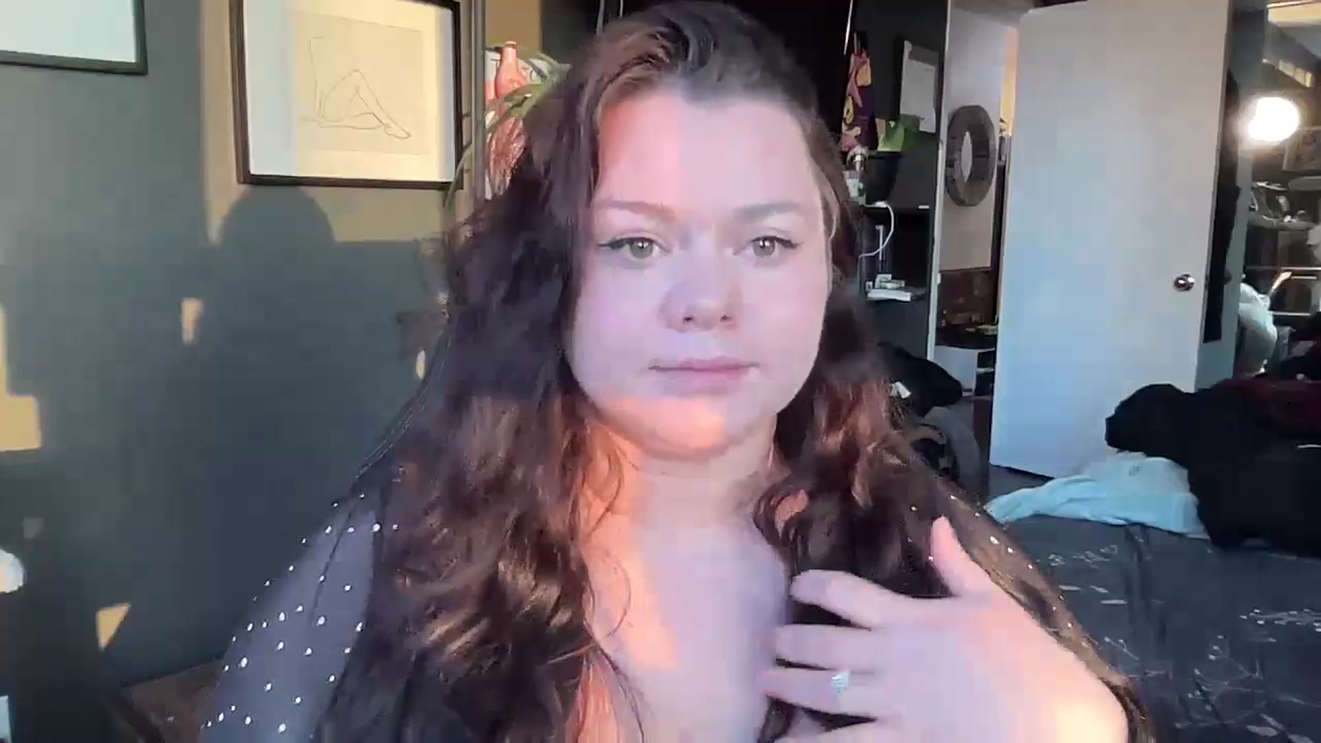 Gallery image thumbnail from Alanaa's myfreecams stream on, 04/28/2024, 24:06 image 18 of 20
