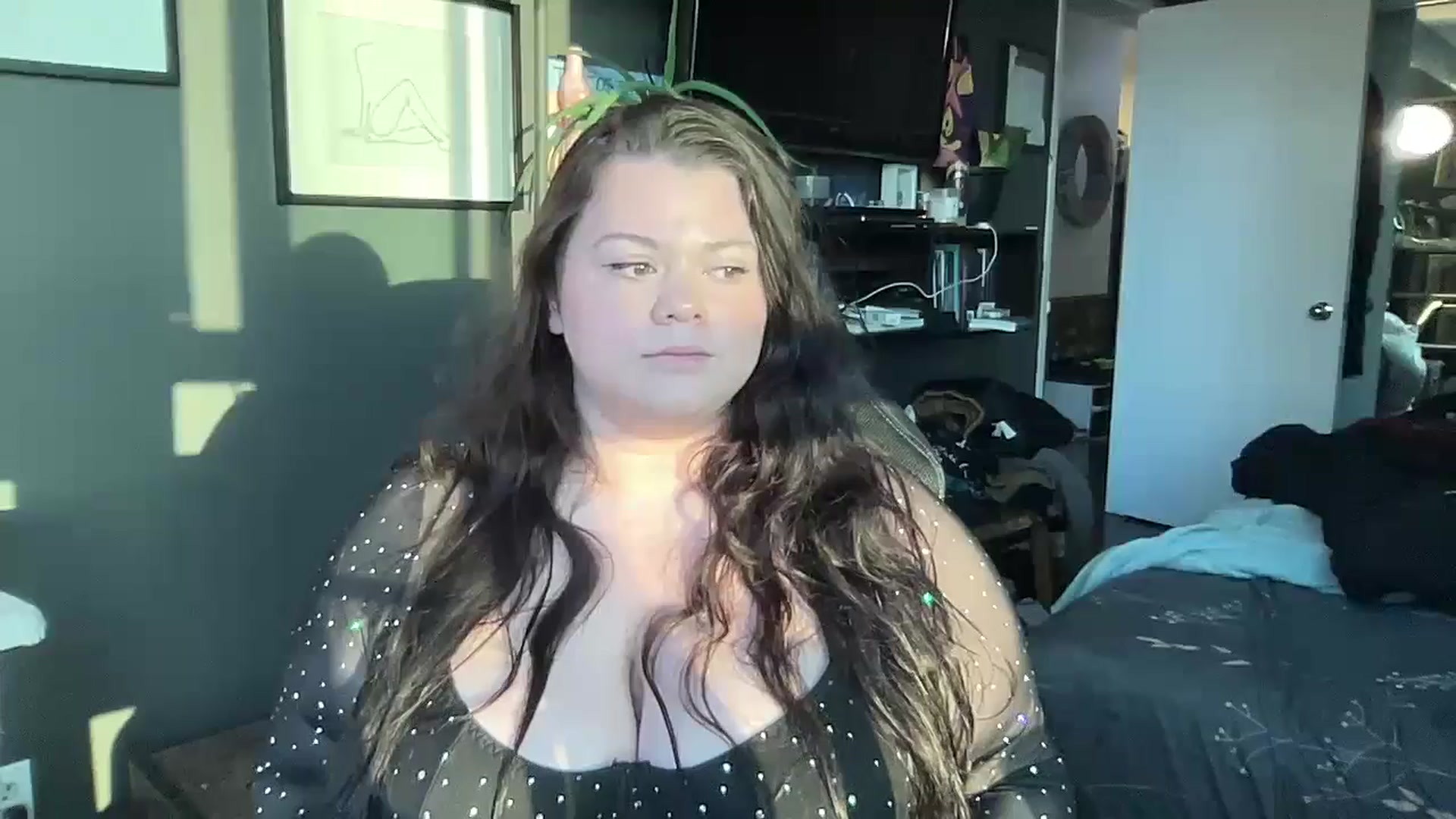 Gallery image thumbnail from Alanaa's myfreecams stream on, 04/28/2024, 24:06 image 11 of 20