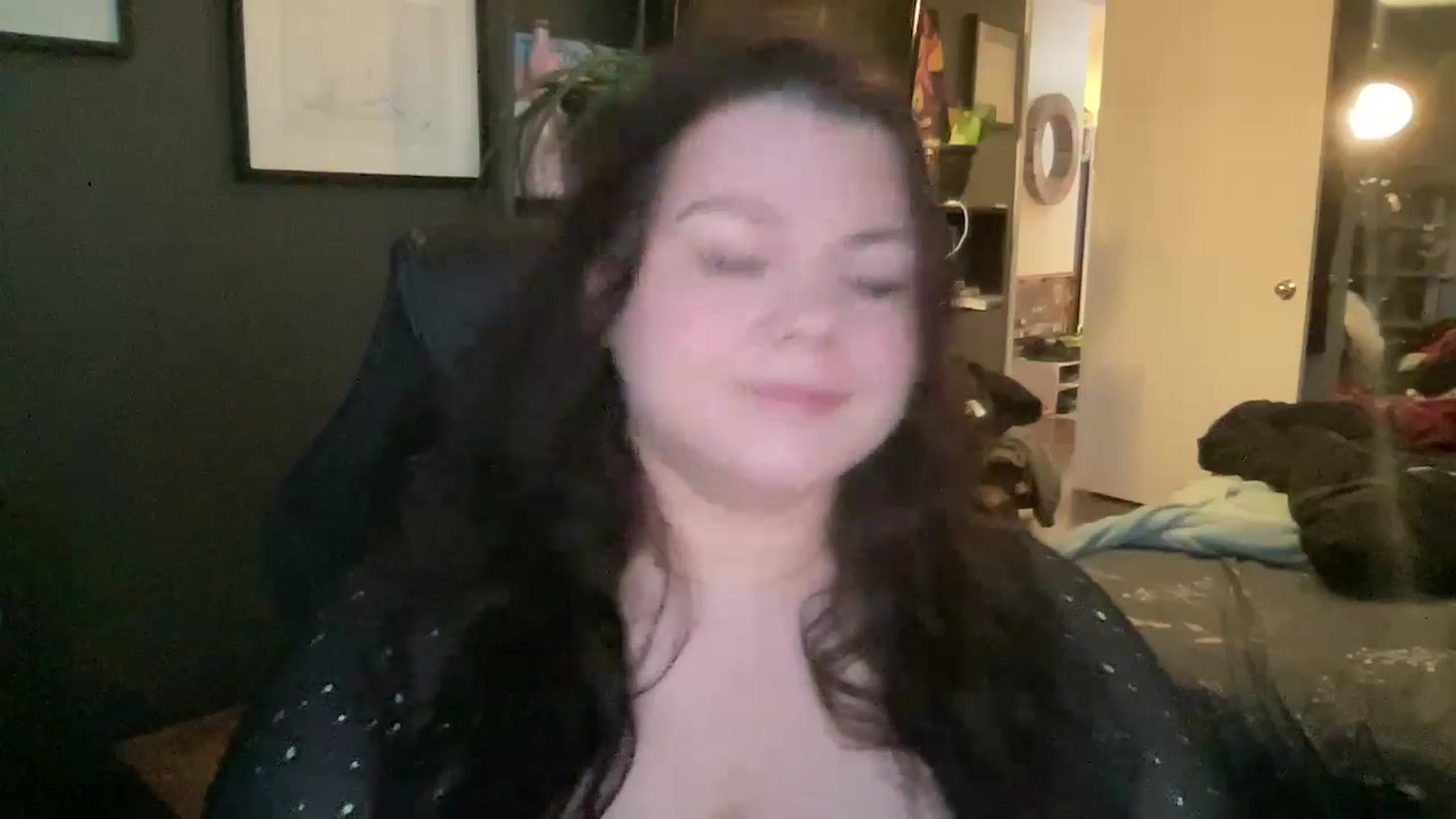 Gallery image thumbnail from Alanaa's myfreecams stream on, 04/28/2024, 24:39 image 19 of 20