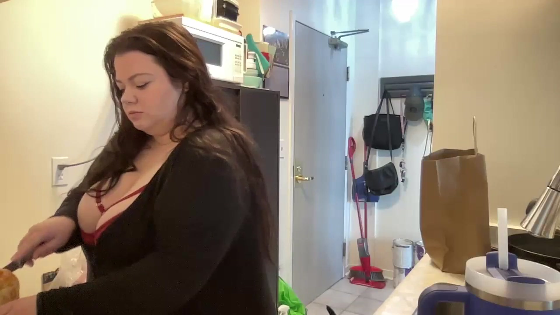 Gallery image thumbnail from Alanaa's myfreecams stream on, 04/28/2024, 14:26 image 16 of 20