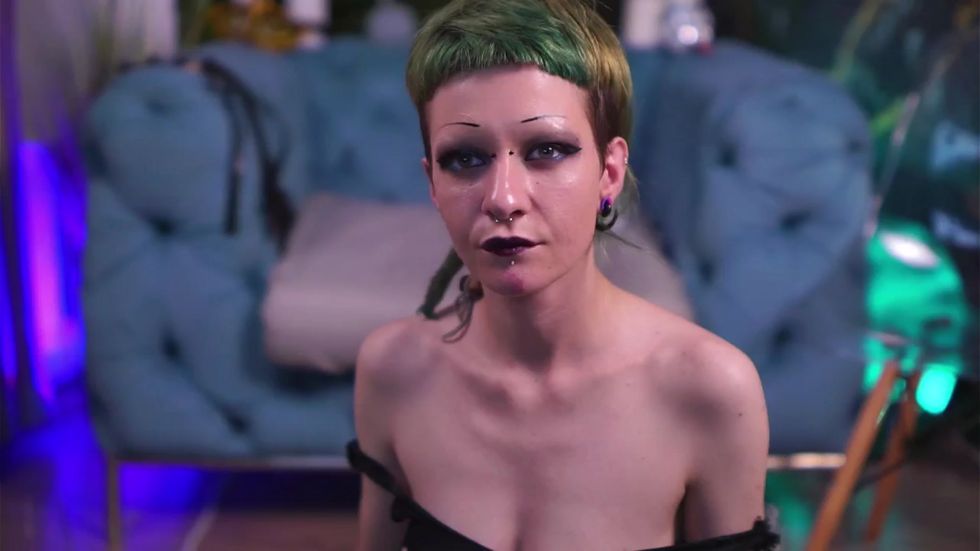 Gallery image thumbnail from AlannaBlue's myfreecams stream on, 09/29/2024, 10:26 image 18 of 20