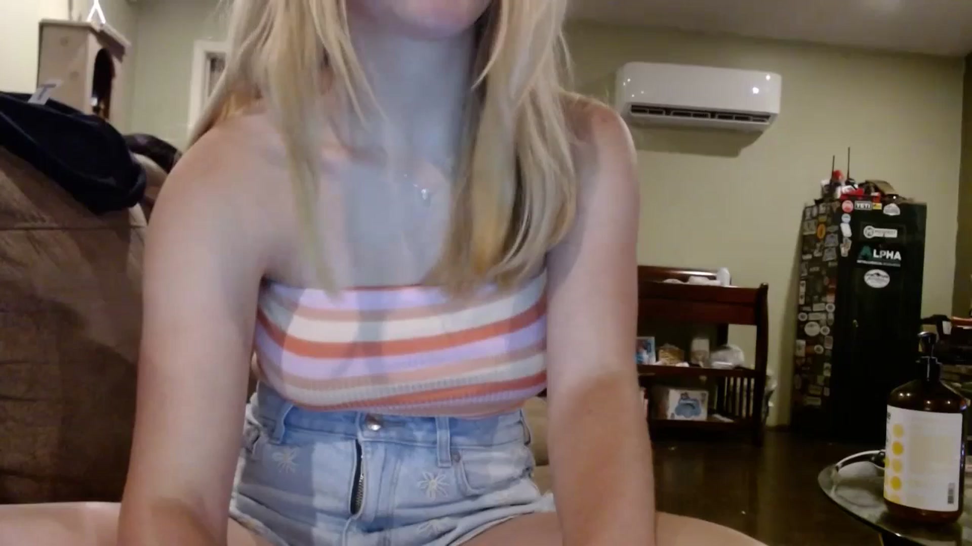 Gallery image thumbnail from Alannajolee1's myfreecams stream on, 07/21/2023, 01:55 image 4 of 20