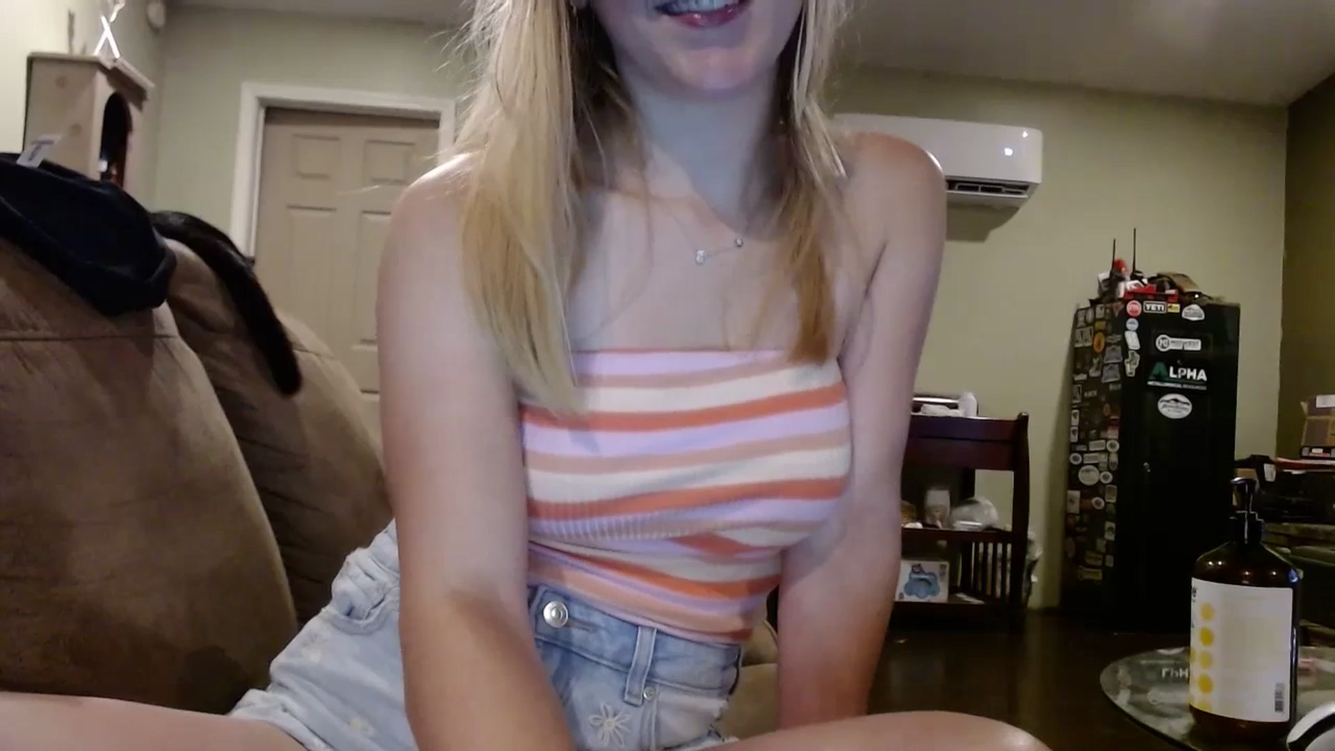 Gallery image thumbnail from Alannajolee1's myfreecams stream on, 07/21/2023, 01:55 image 10 of 20