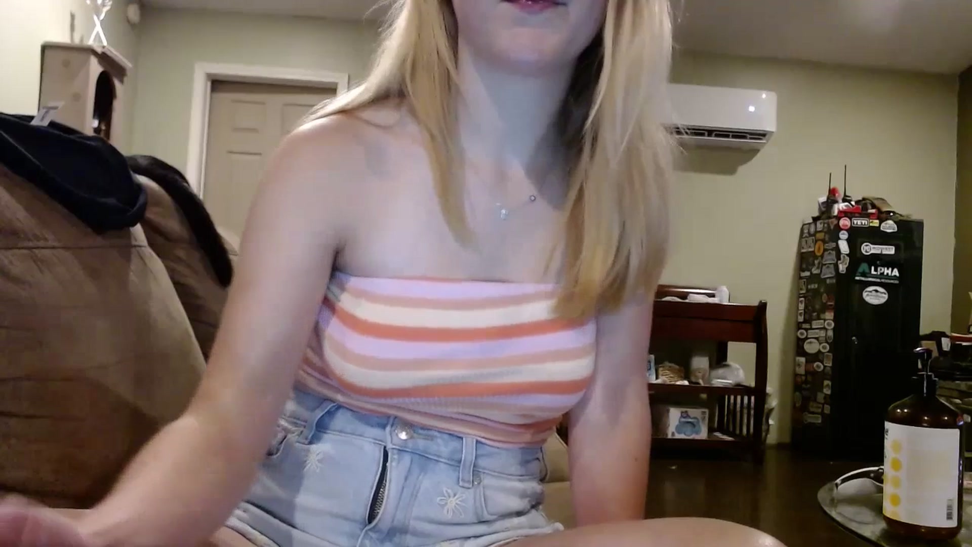 Gallery image thumbnail from Alannajolee1's myfreecams stream on, 07/21/2023, 01:55 image 5 of 20