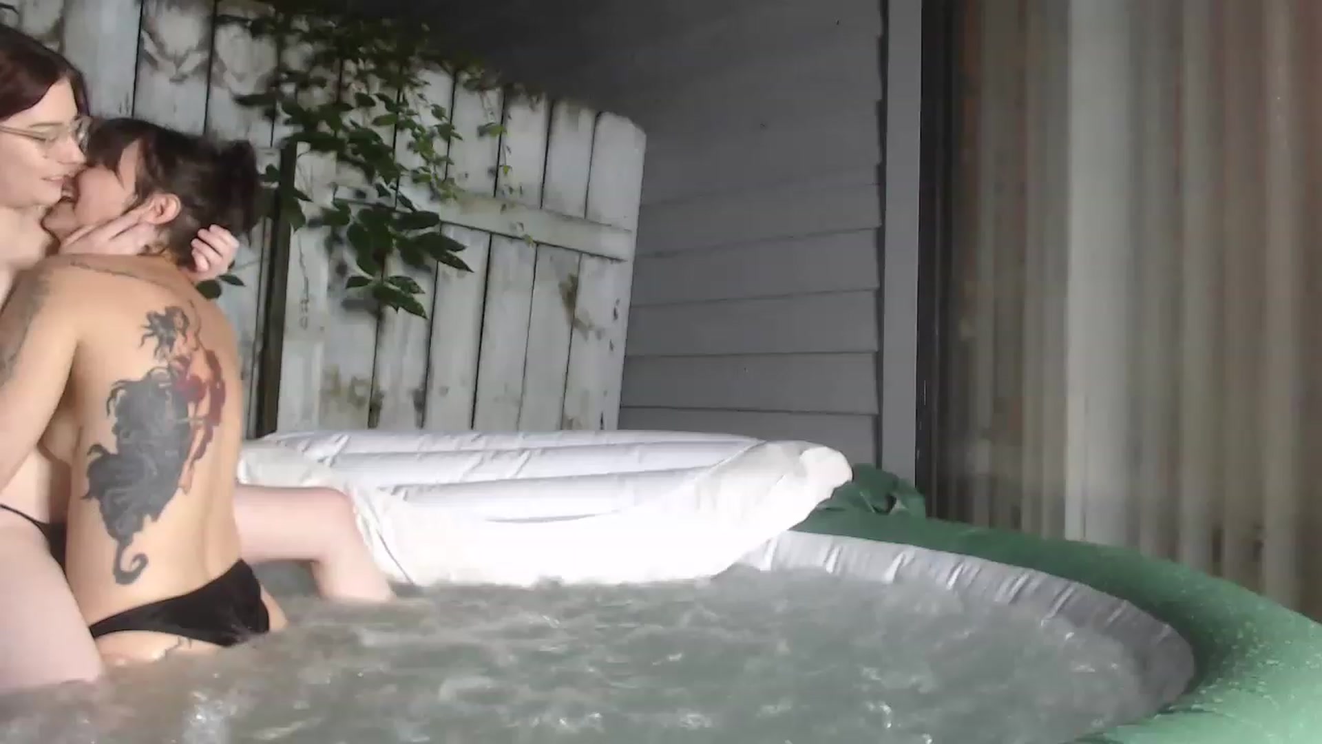 Gallery image thumbnail from AlaskaJaneXO's myfreecams stream on, 05/17/2023, 06:41 image 14 of 20
