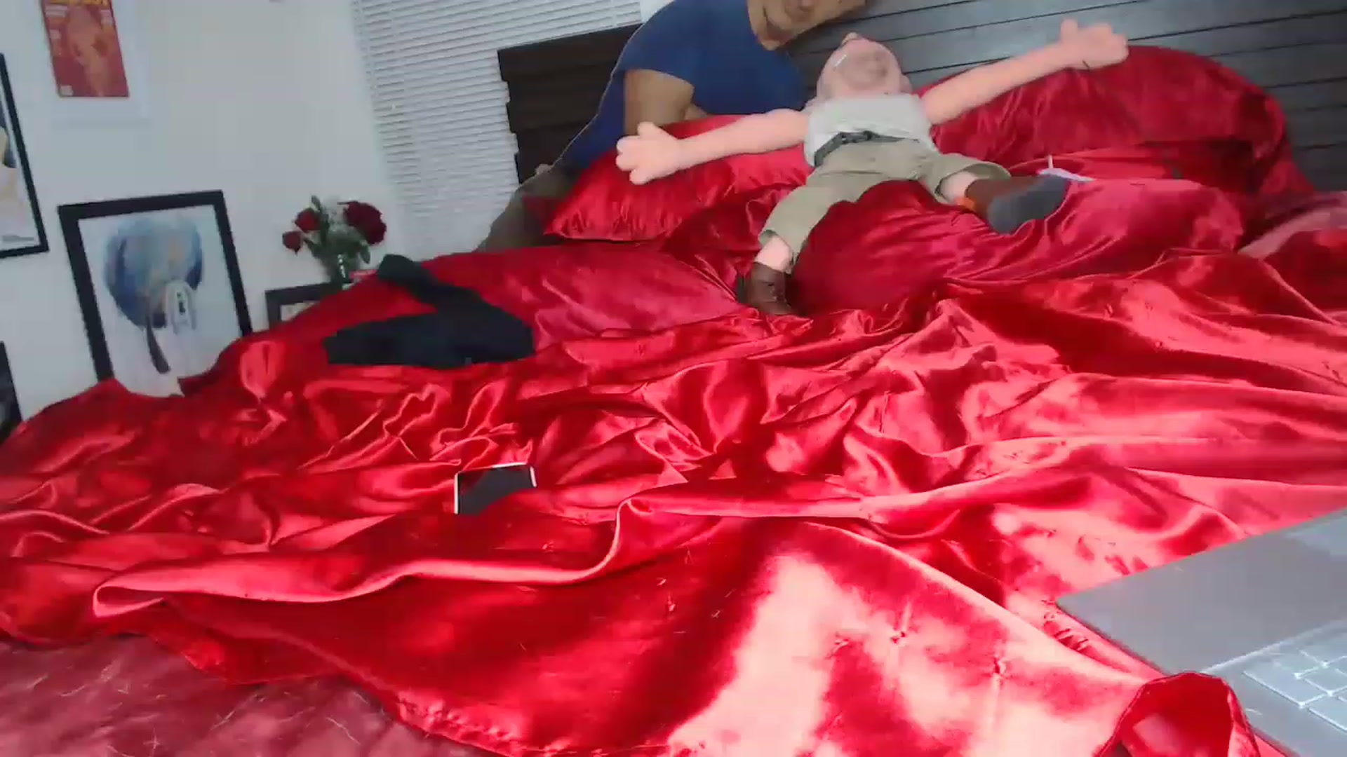 Gallery image thumbnail from AlaskaJaneXO's myfreecams stream on, 06/16/2023, 08:32 image 2 of 20